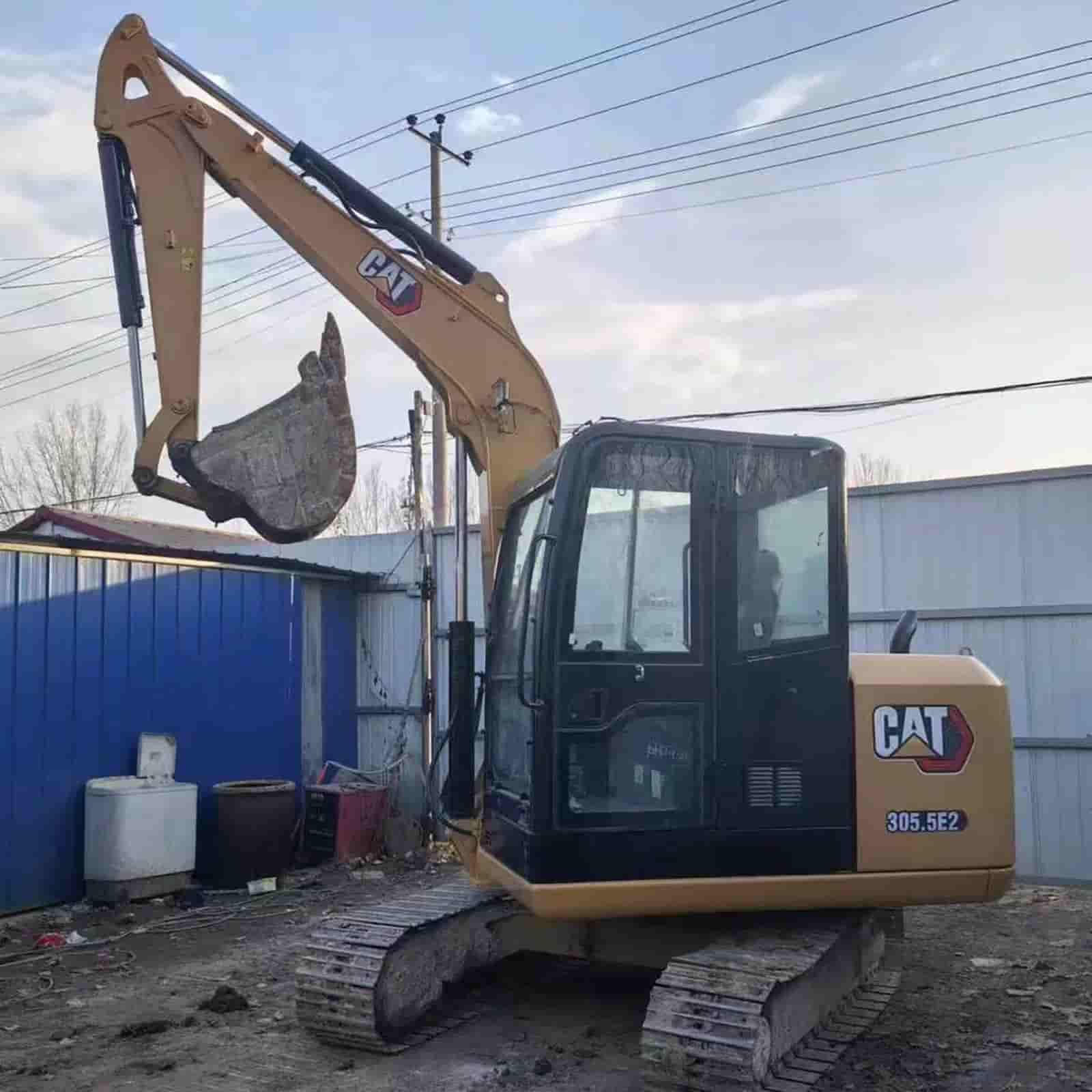 604 HOURS CAT 305.5E2 Excavator