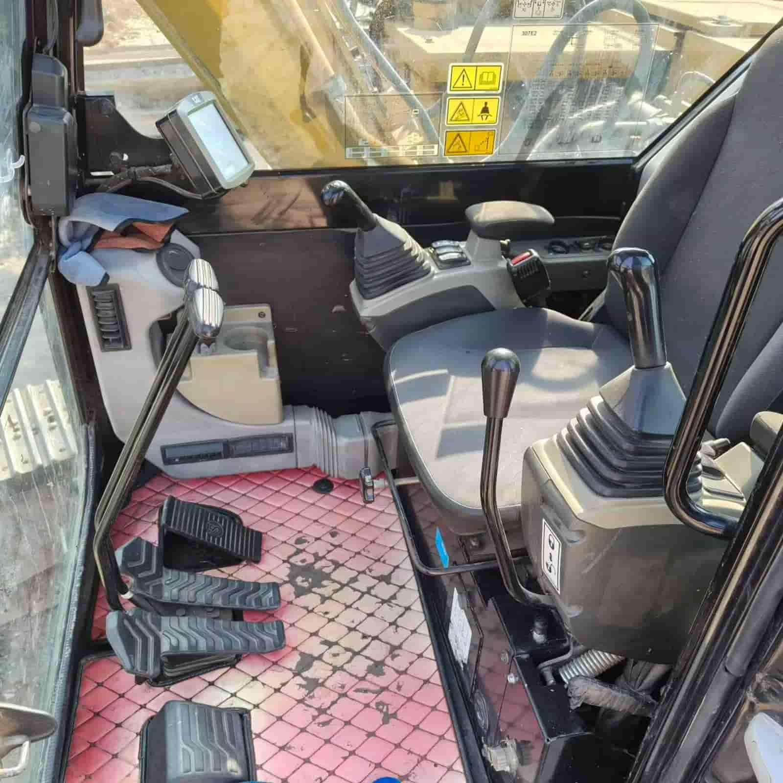 CAT 30700 Excavator