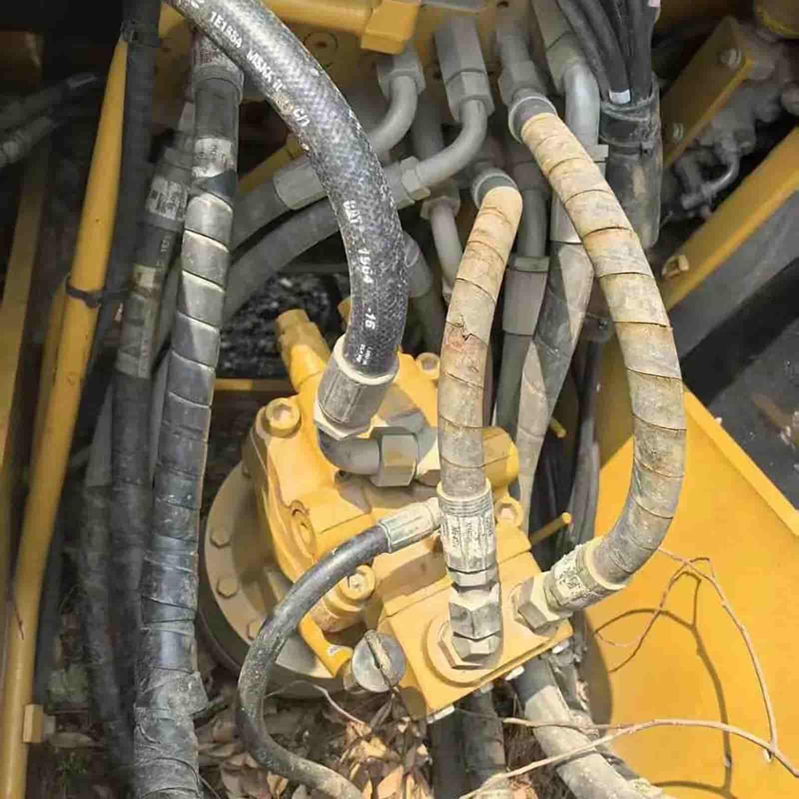 2111 HOURS CAT 318DL Excavator