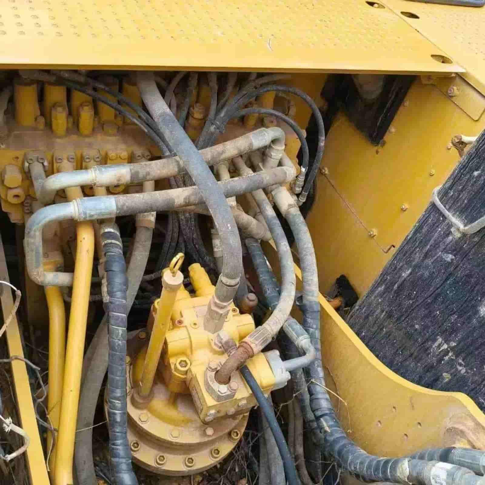 2107 HOURS CAT 320D2GC Excavator