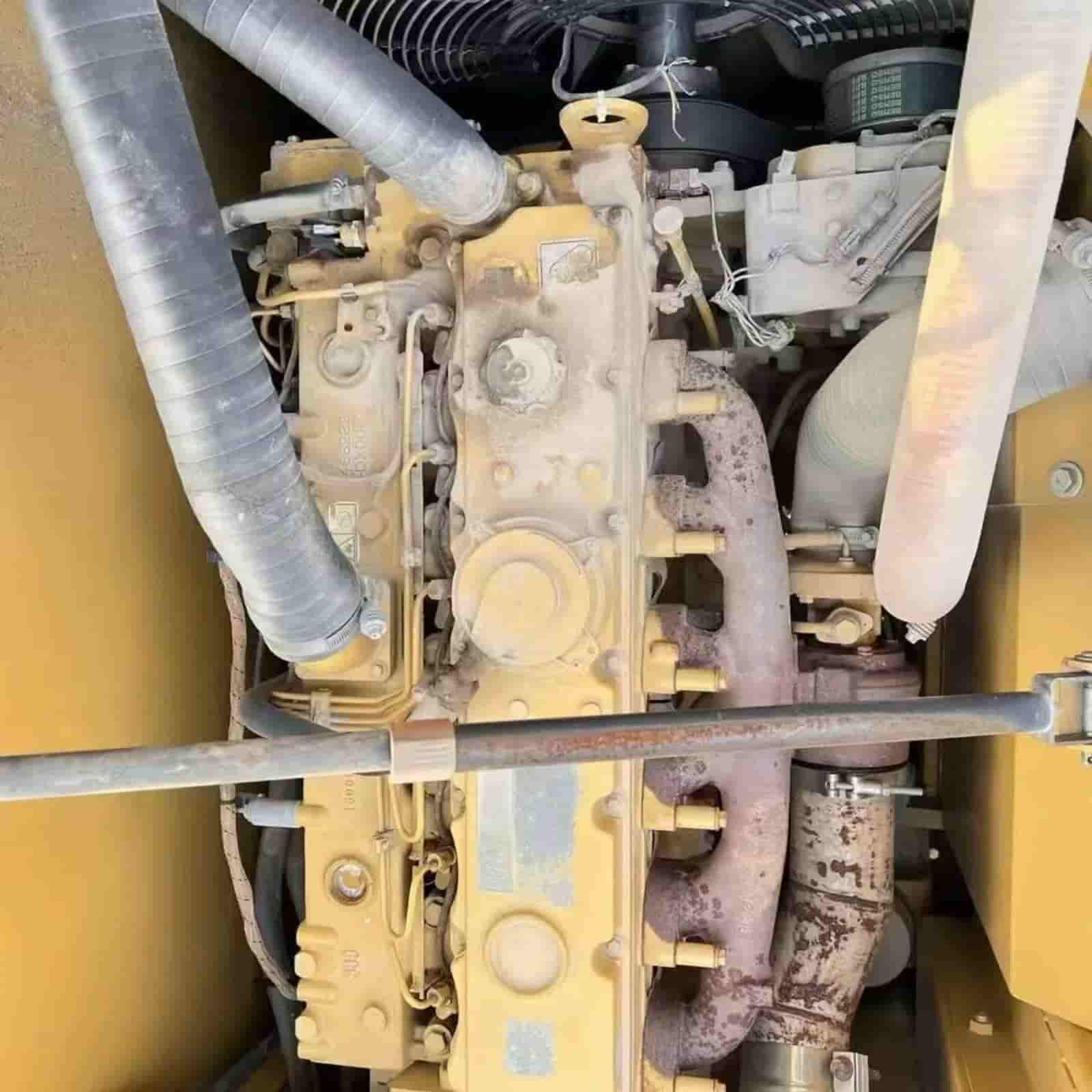2114 HOURS CAT 320D2 Excavator