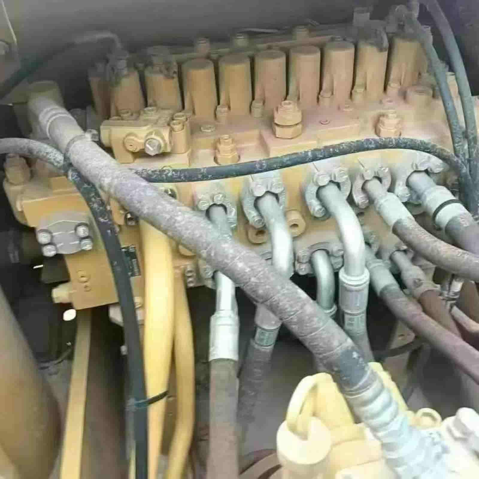 2600 HOURS CAT 320GC Excavator