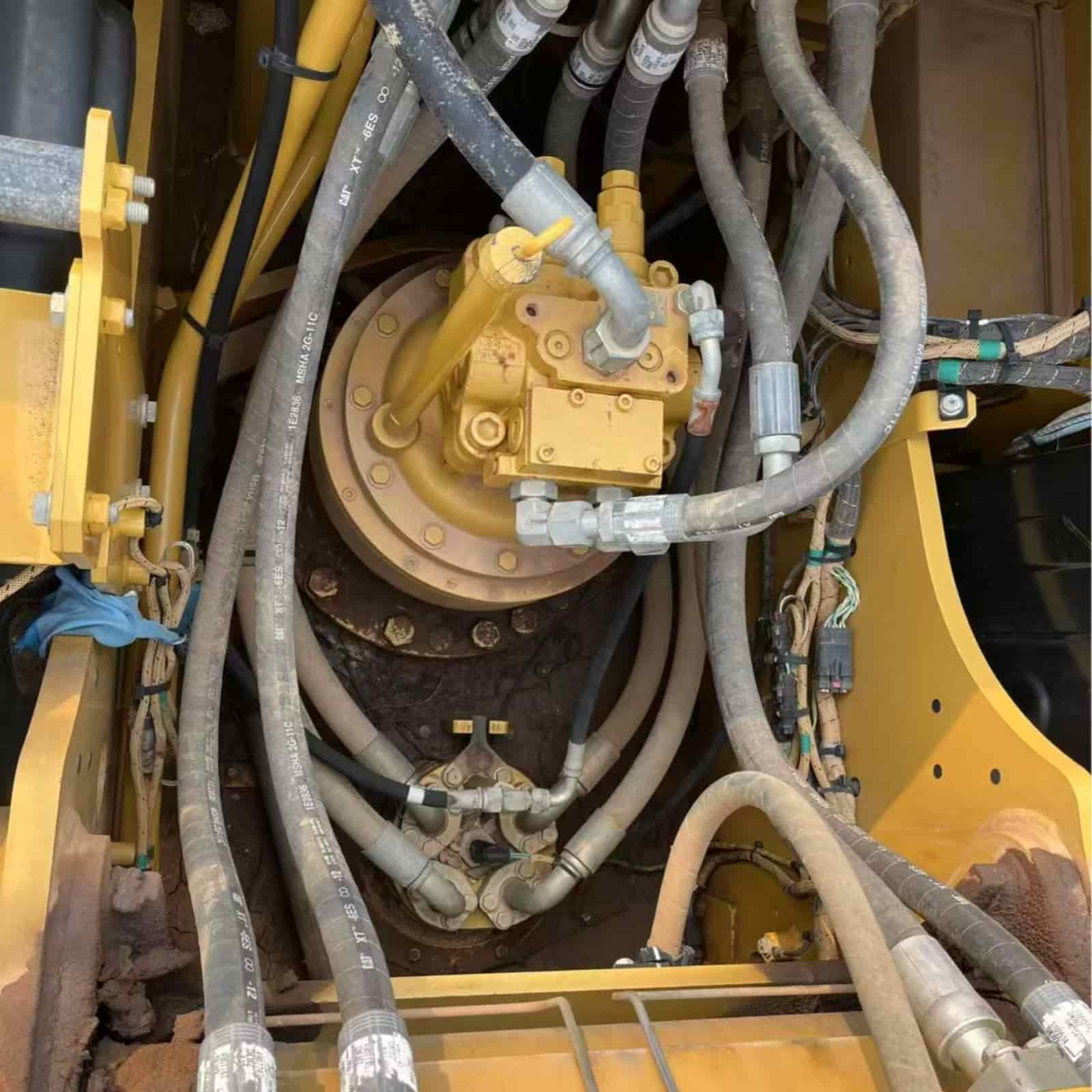 CAT 320 Excavator