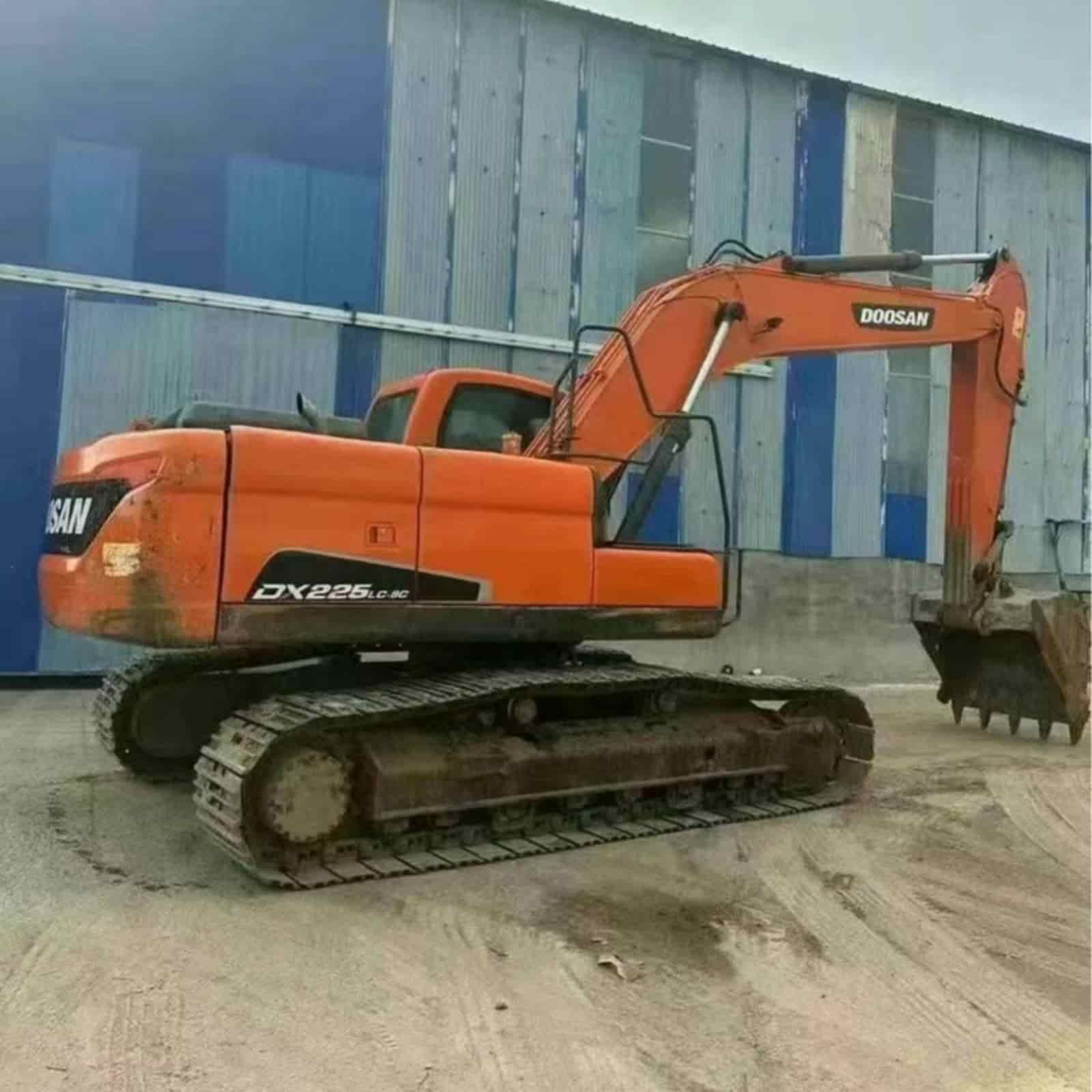 DOOSAN 225-9c Excavator