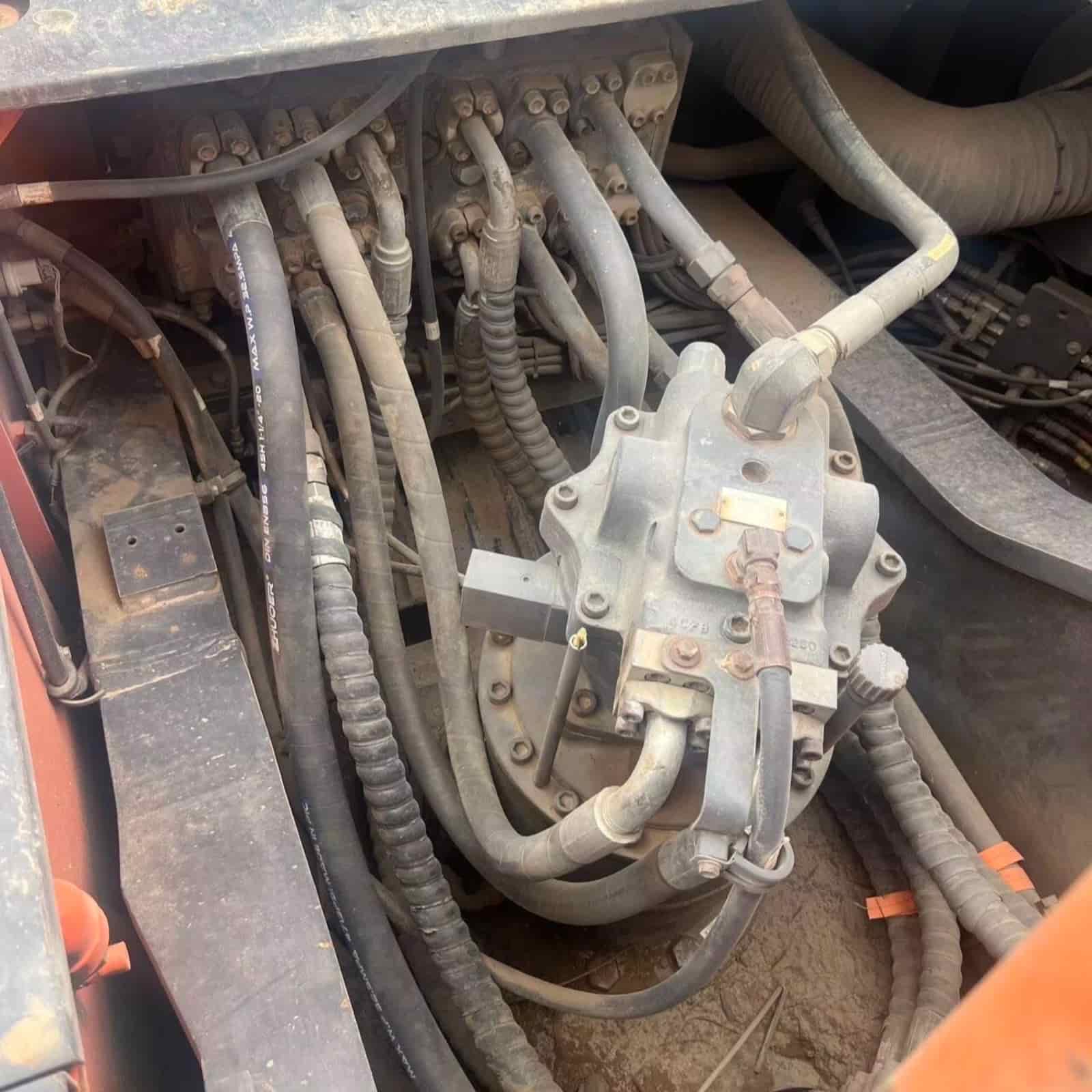 DOOSAN 340-9c Excavator