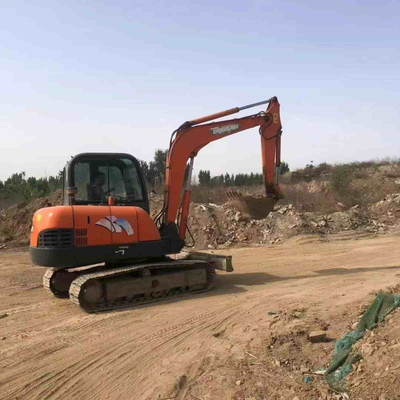 DOOSAN 60-7 Excavator