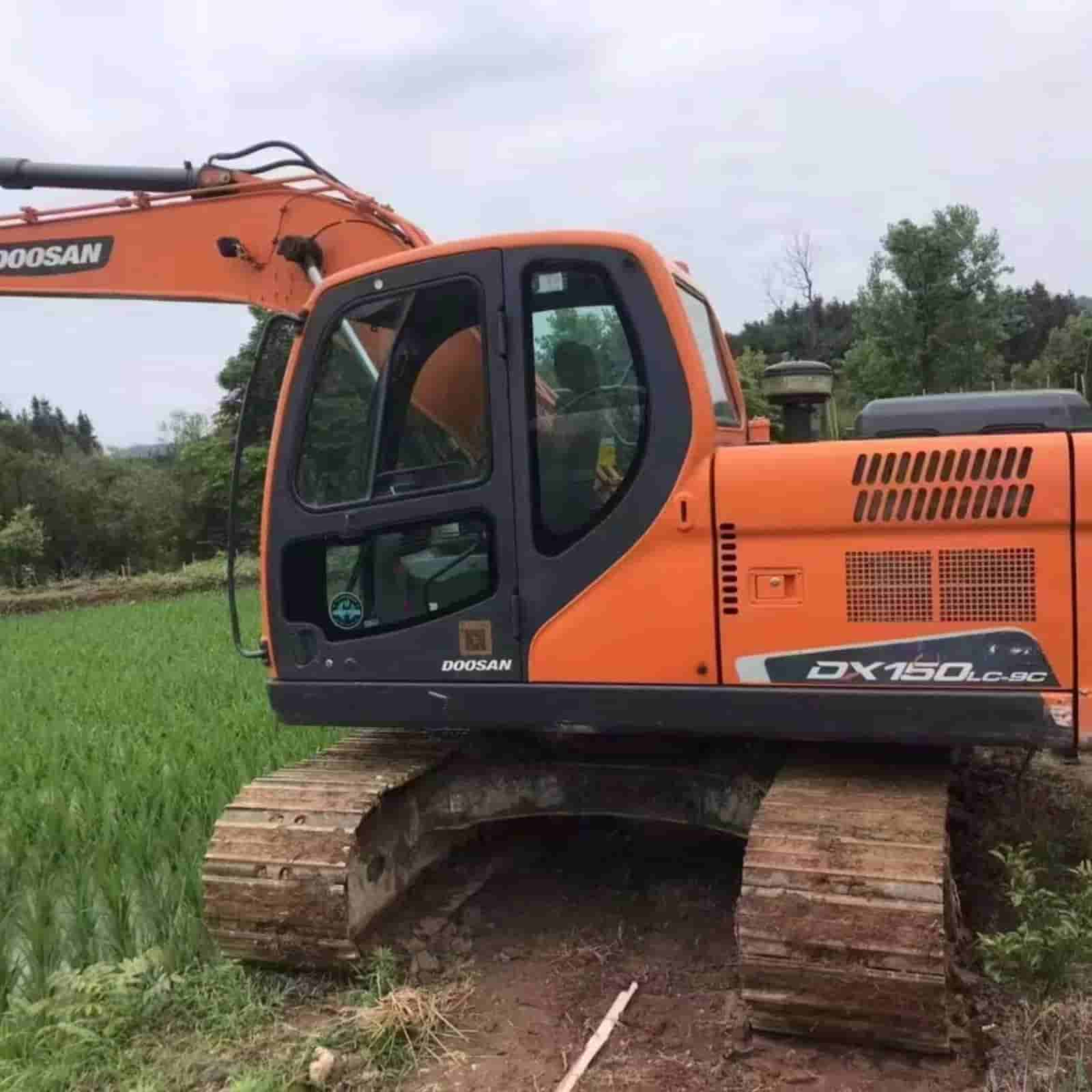 DOOSAN dx130LC-9c Excavator
