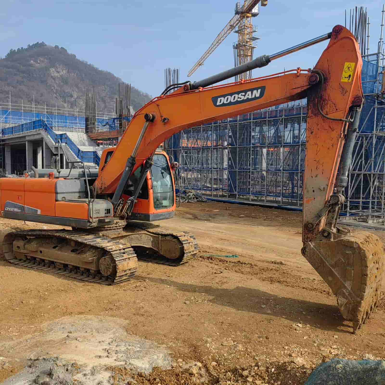 3500 HOURS DOOSAN dx215-9c Excavator