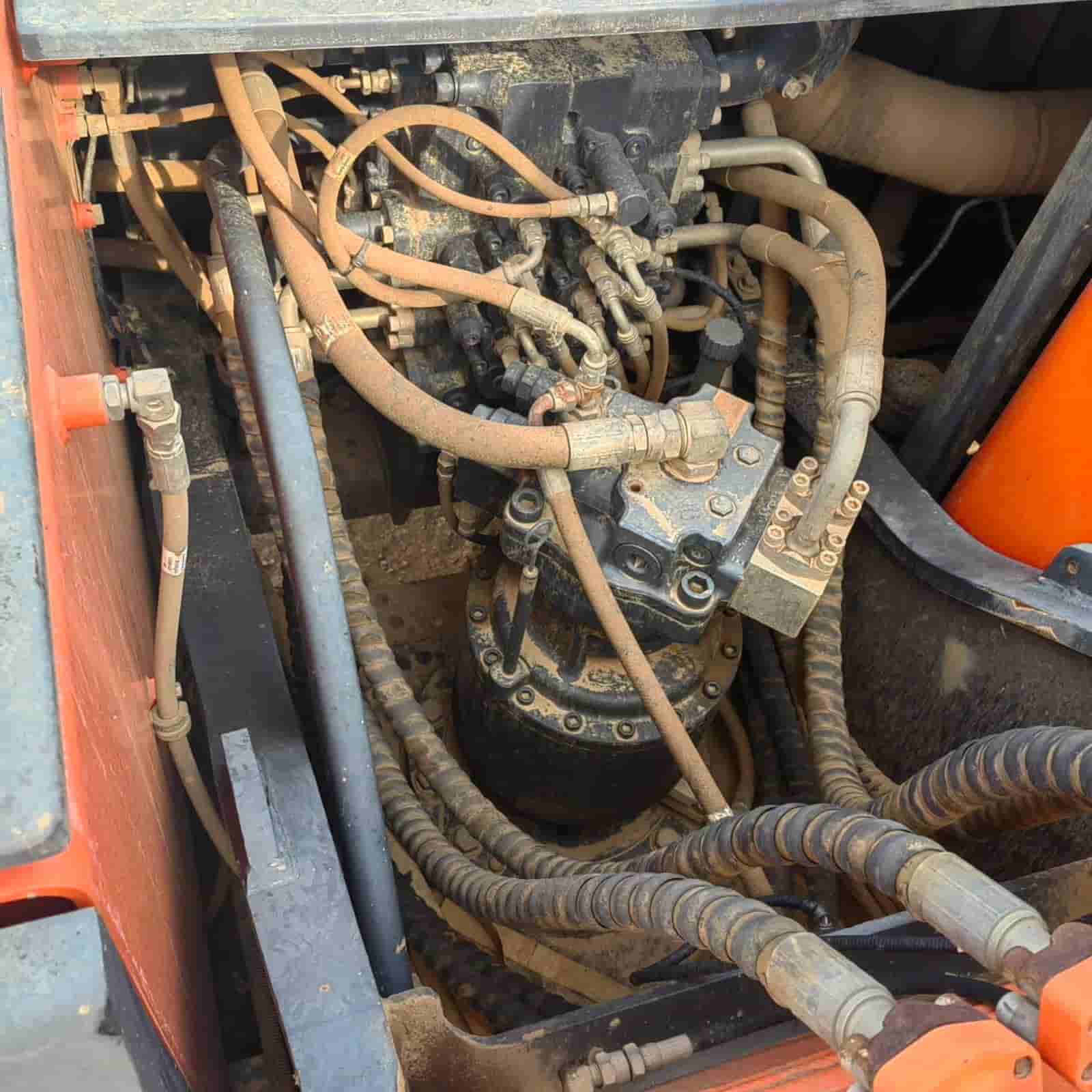 3500 HOURS DOOSAN dx215-9c Excavator