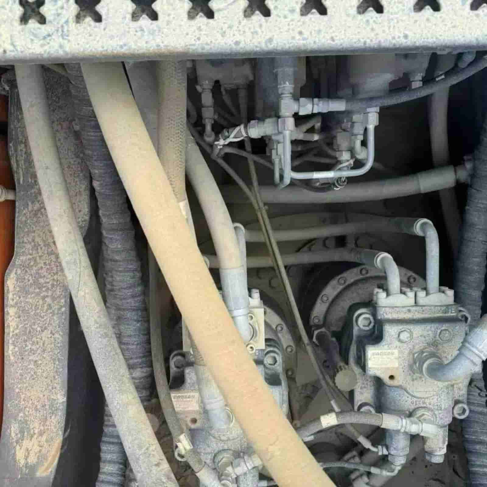 3300 HOURS DOOSAN dx520-9c Excavator