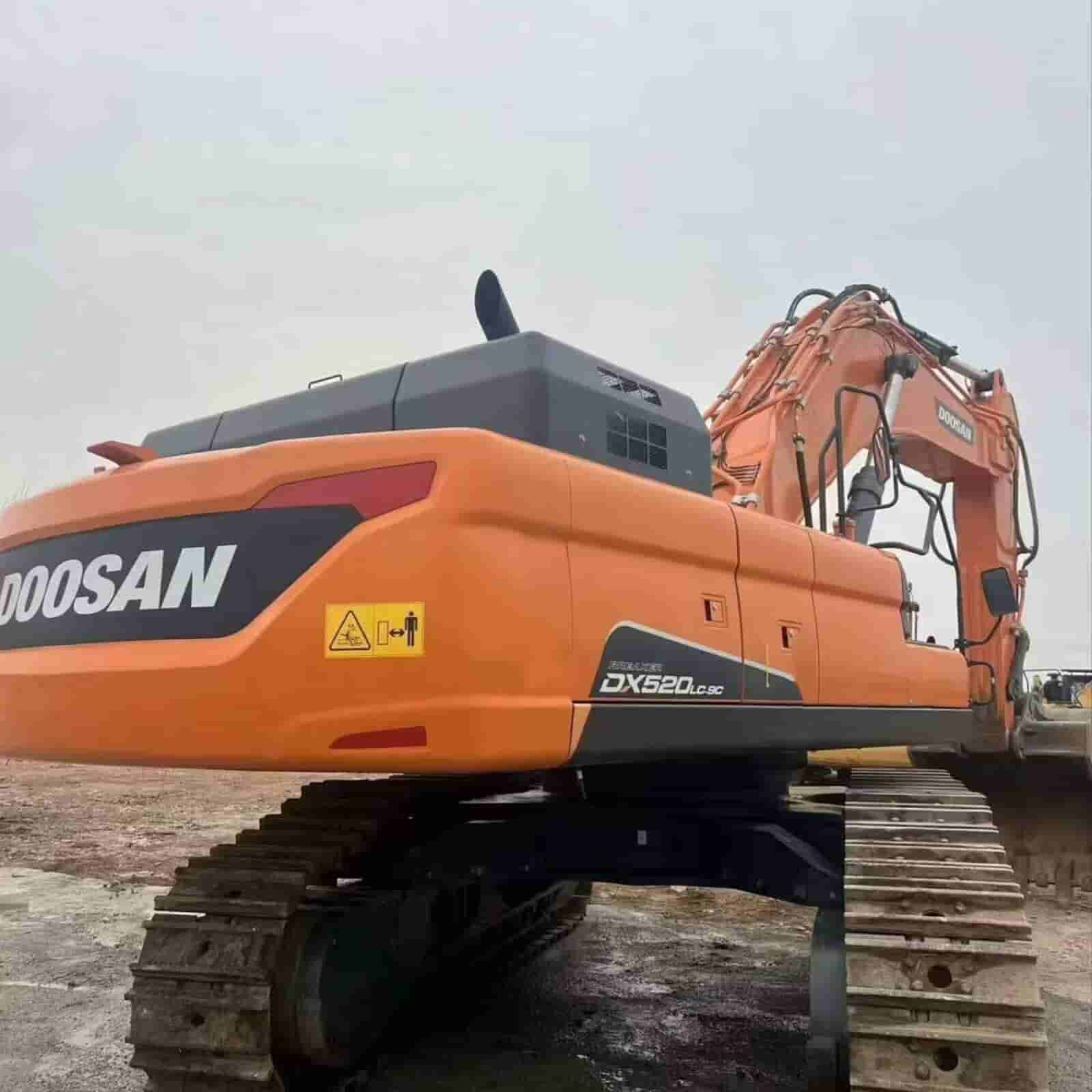 120 HOURS DOOSAN dx520-9c Excavator