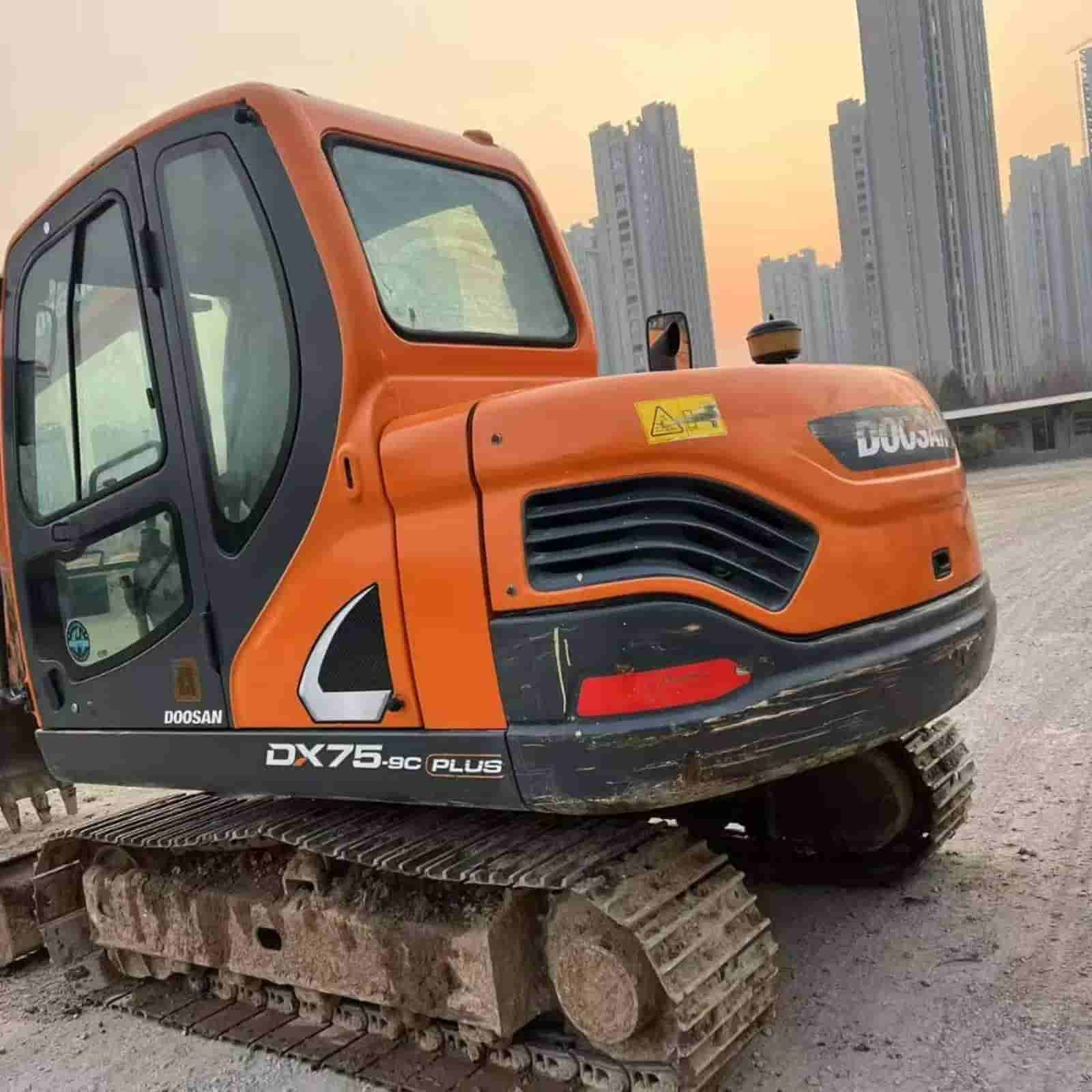 856 HOURS DOOSAN dx75-9cplus Excavator