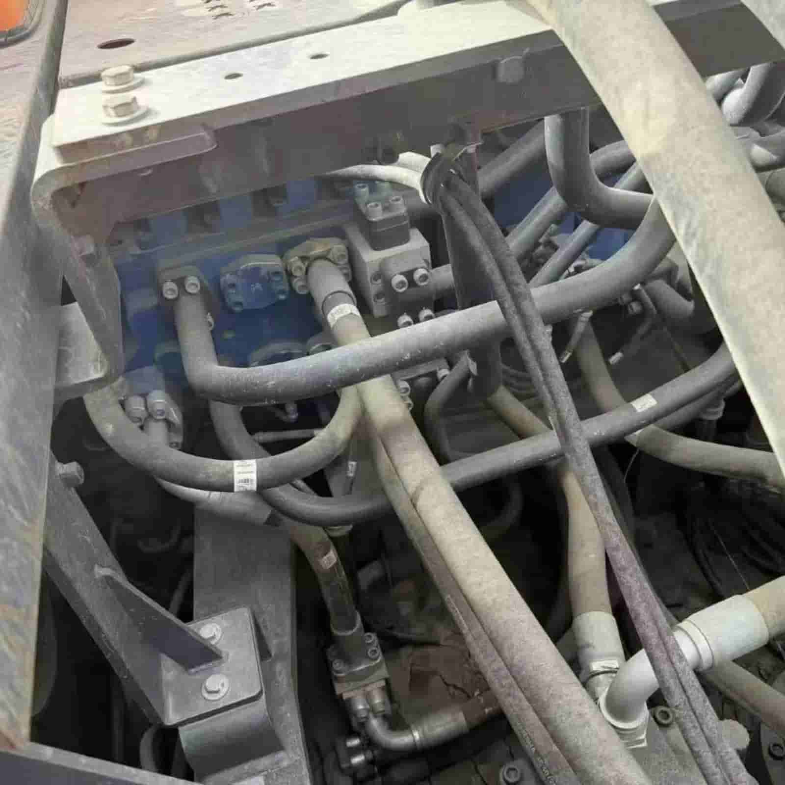 DOOSAN DX800-9C Excavator