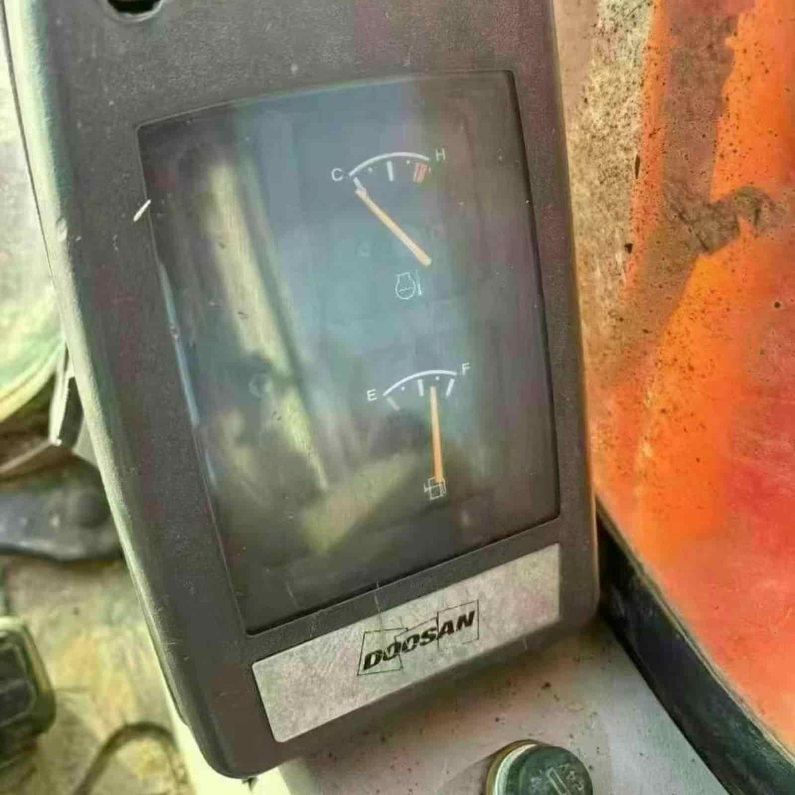 3611 HOURS DOOSAN DX80 Excavator