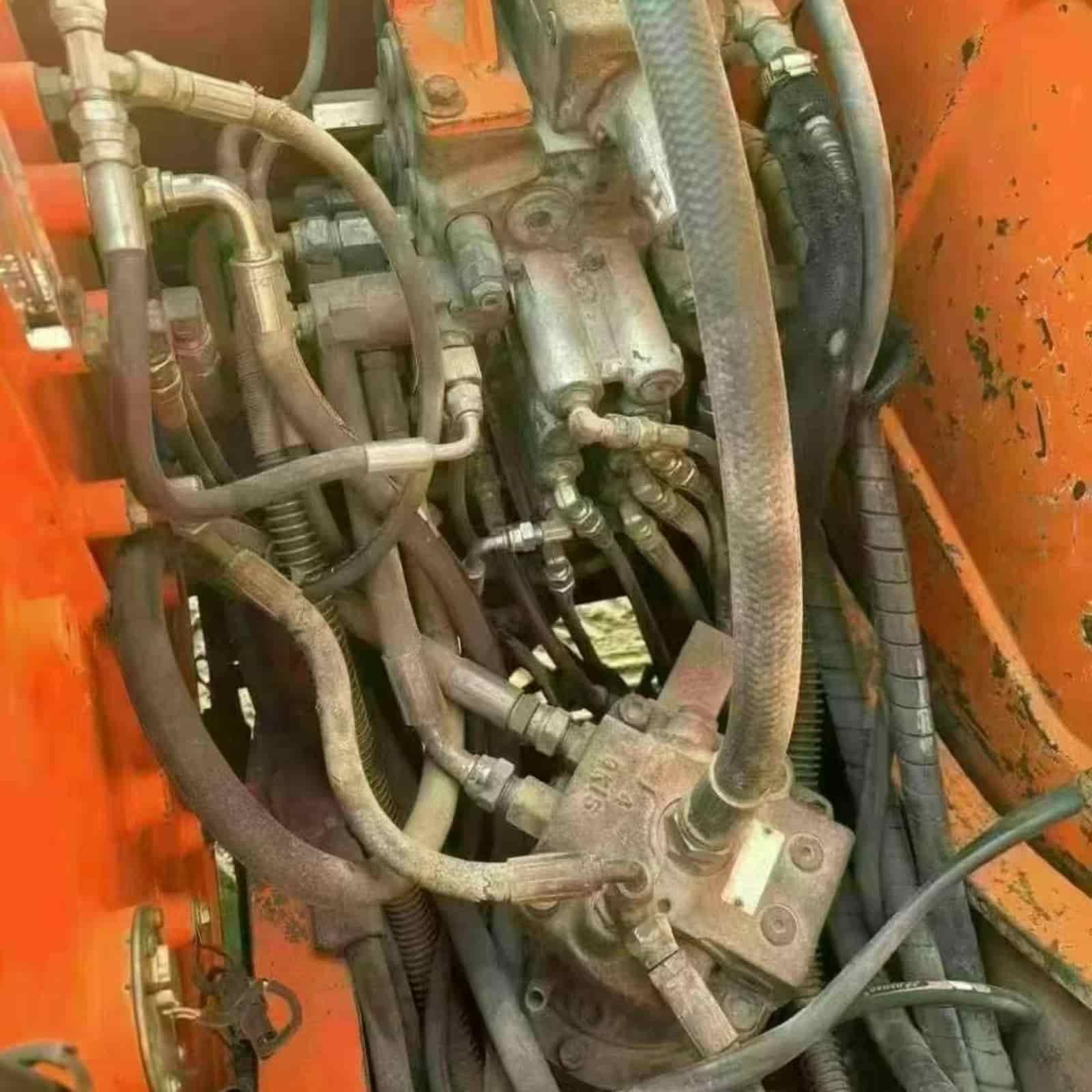 3611 HOURS DOOSAN DX80 Excavator