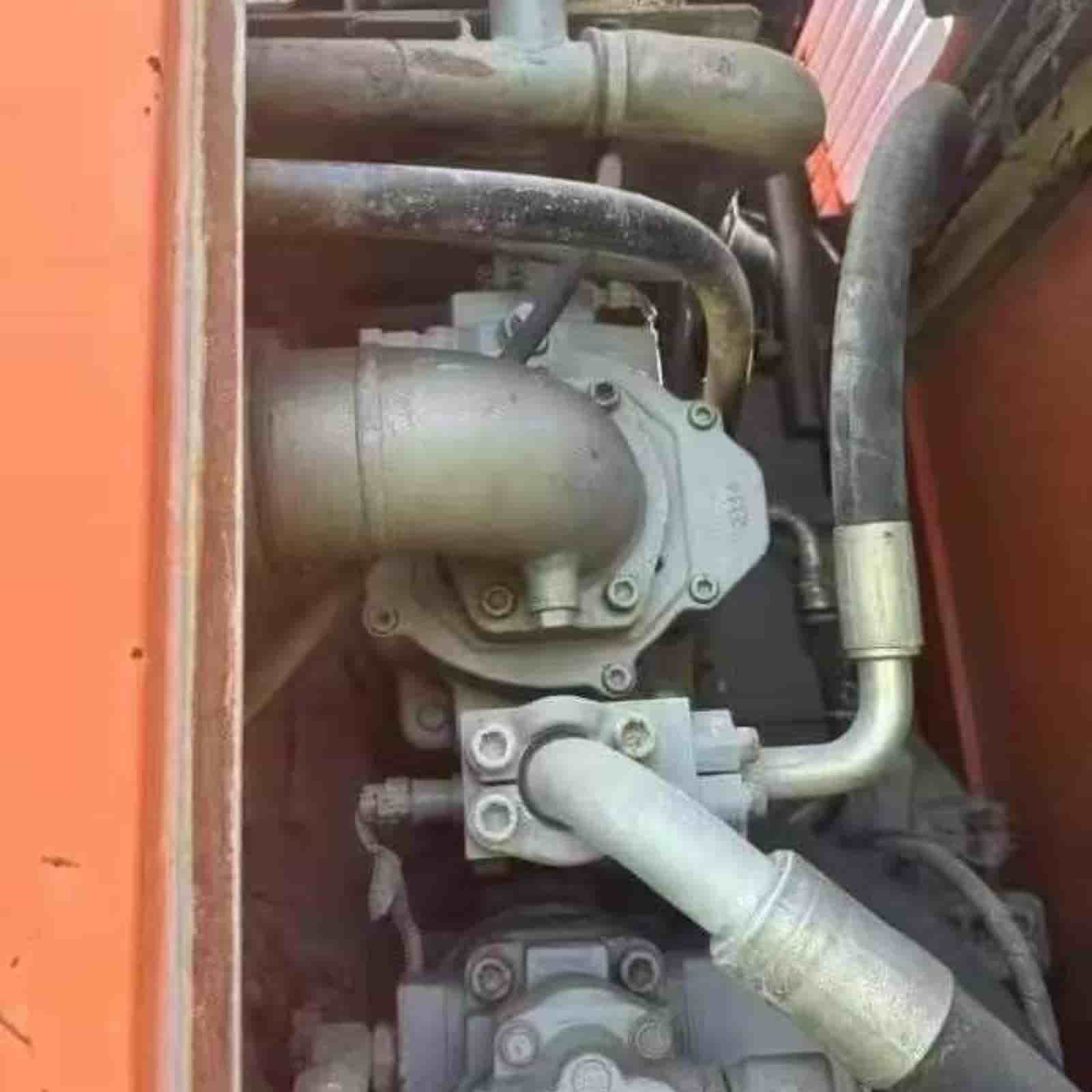 HITACHI 1200 Crawler Excavator