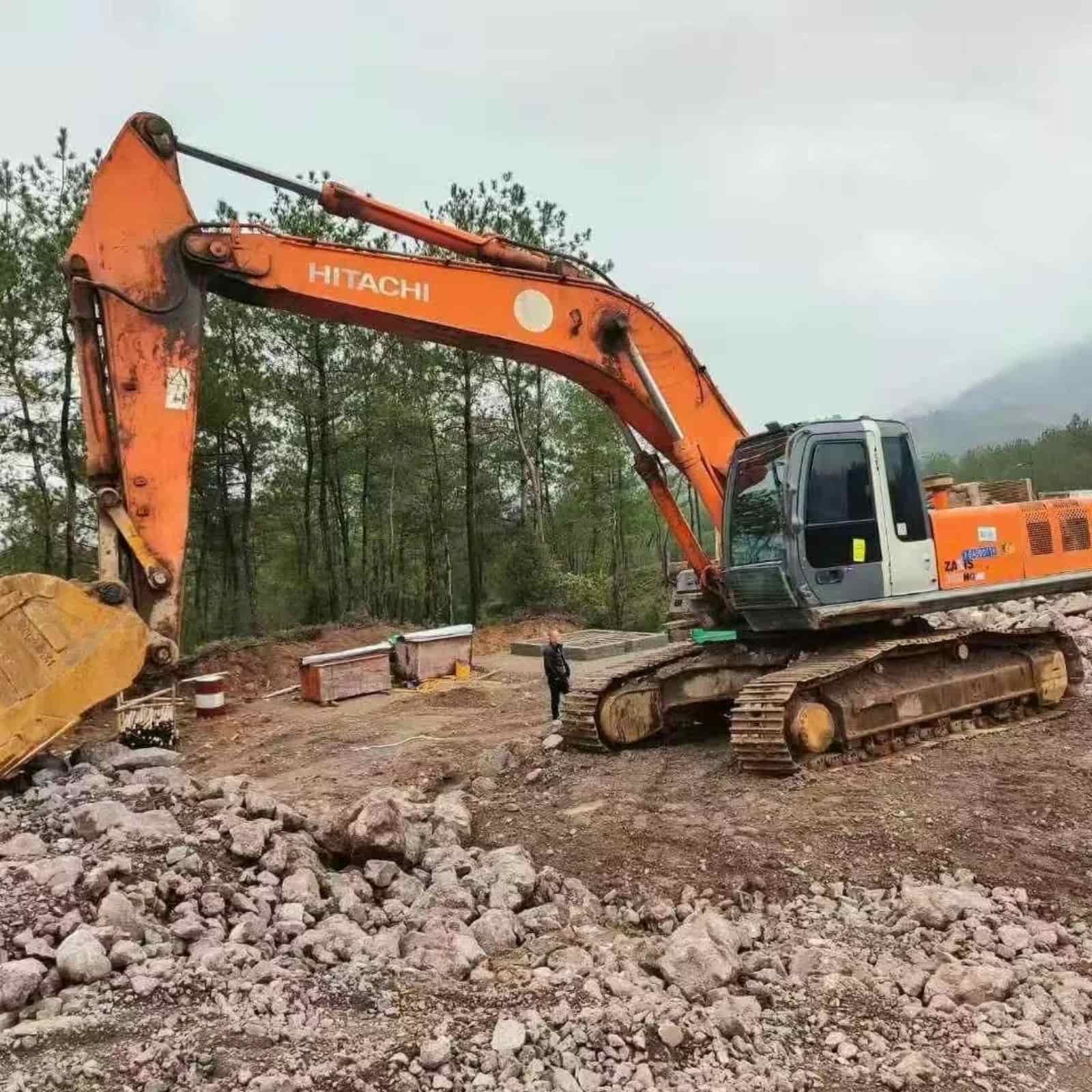 HITACHI 360-3G Excavator