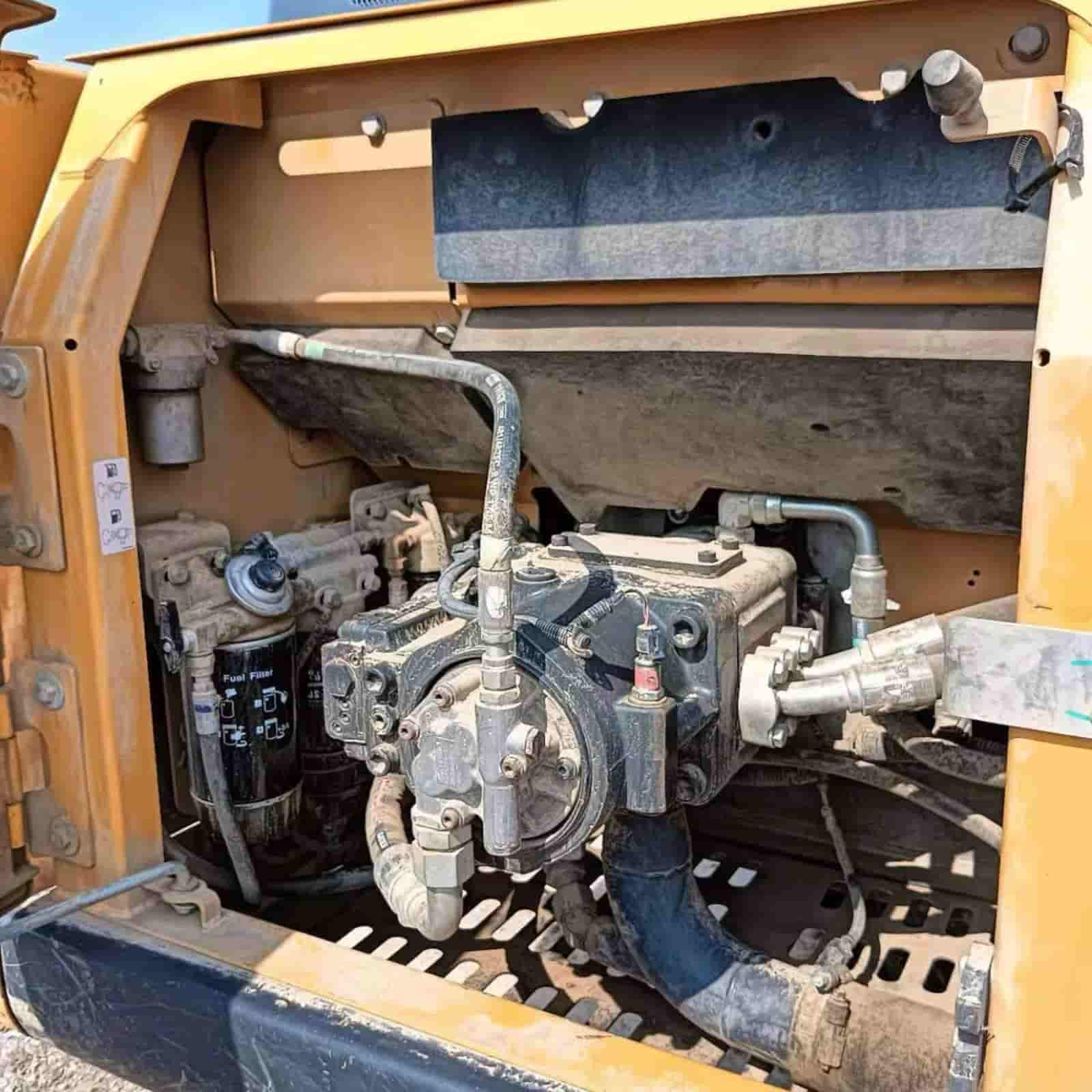 JD 210 Crawler Excavator