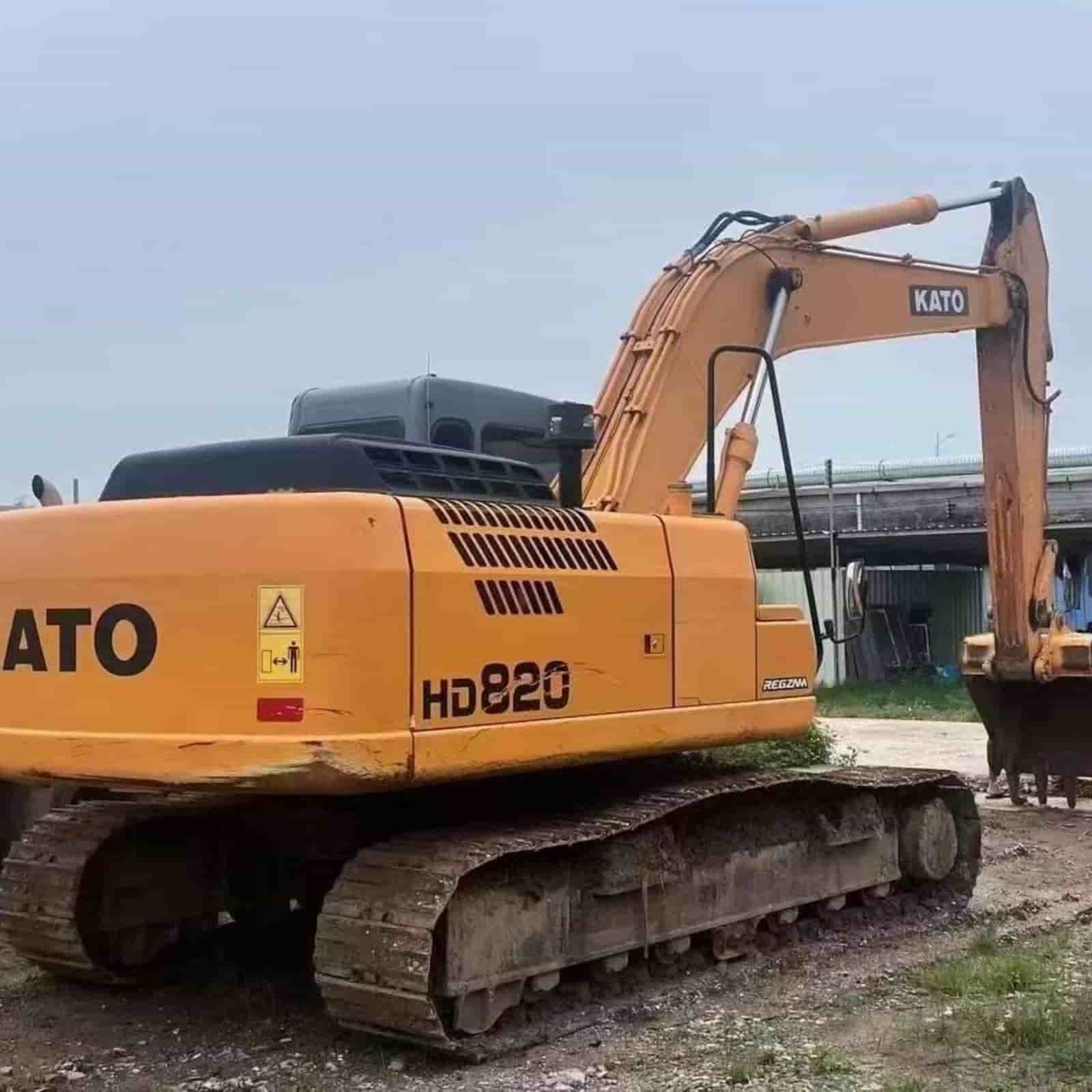 KATO 820R5 Crawler Excavator
