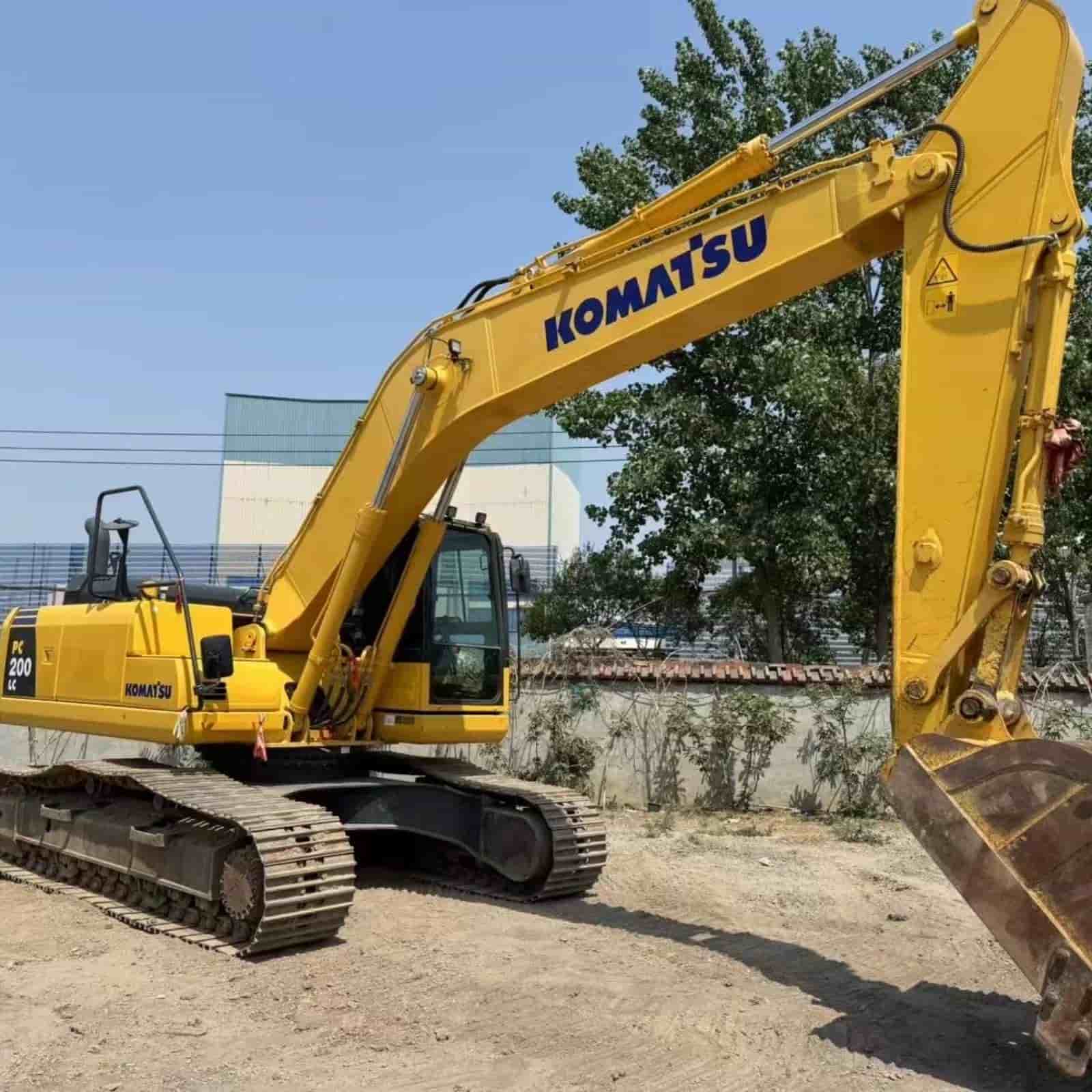 KOMATSU 200lcmo Excavator