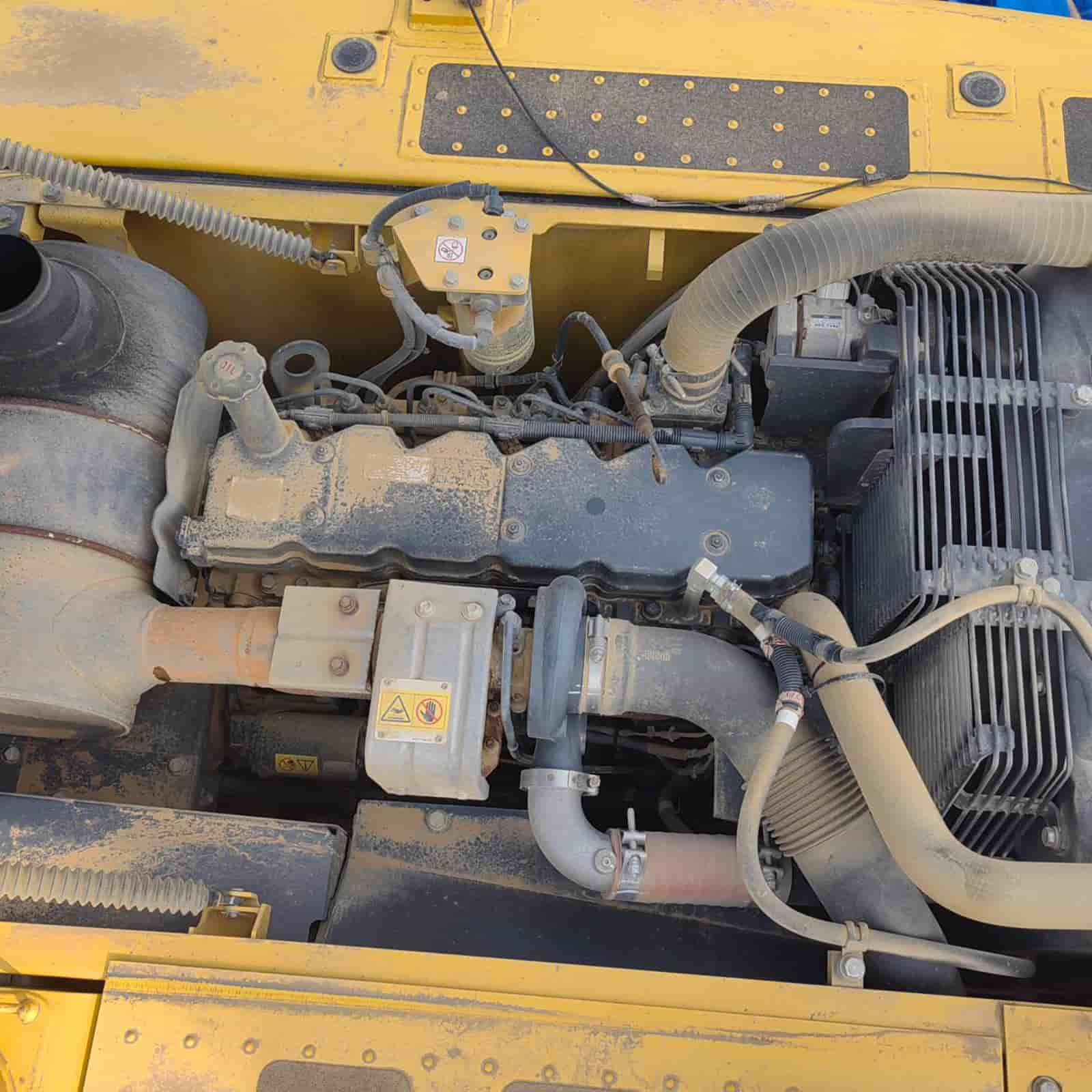 900 HOURS KOMATSU 200MO Excavator