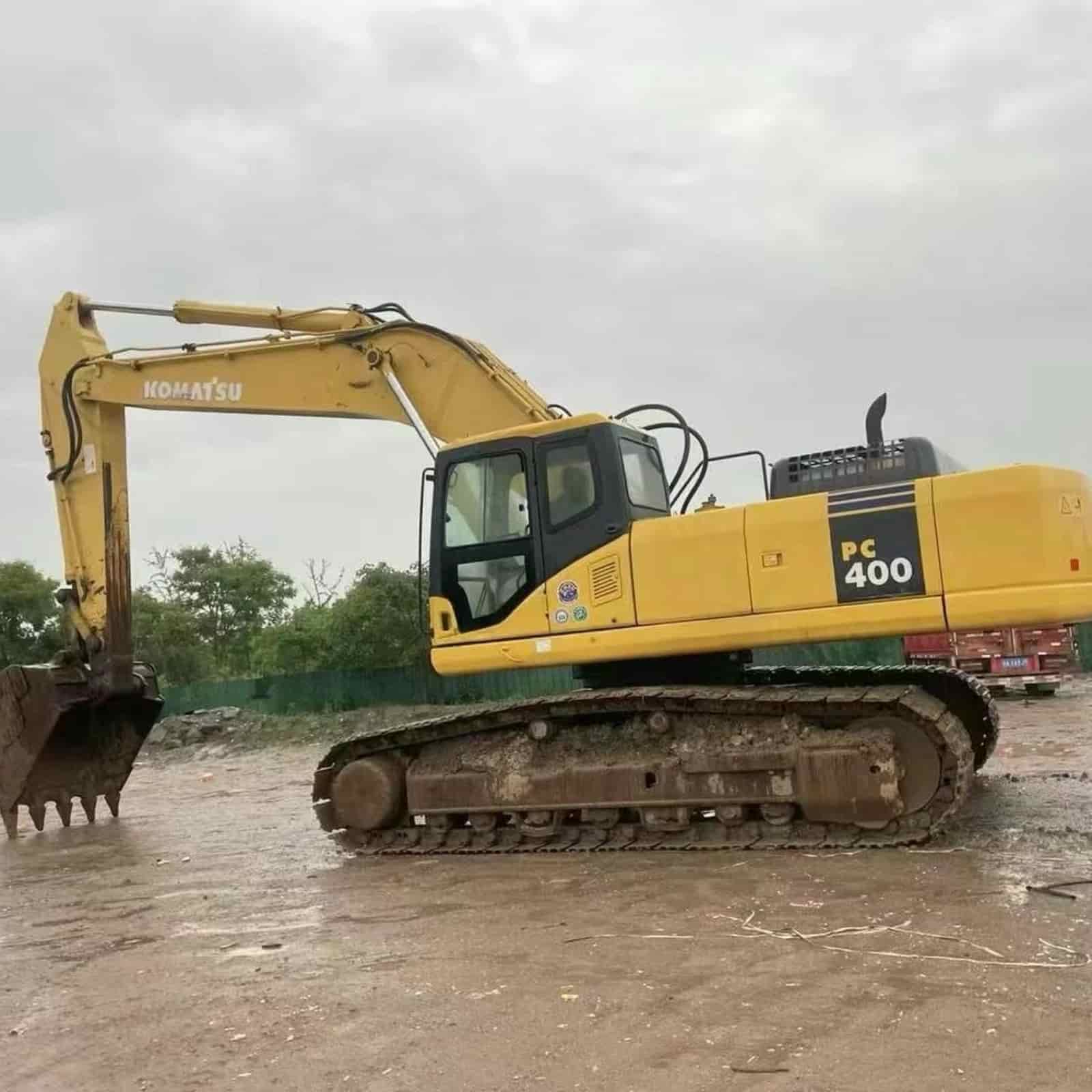 KOMATSU 400-7 Excavator