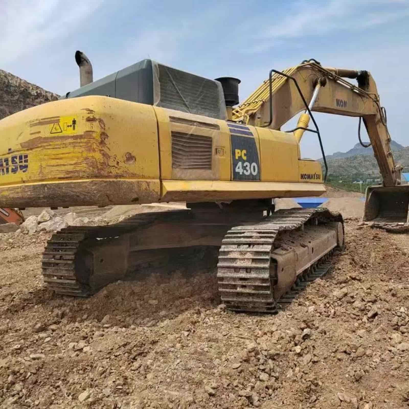 KOMATSU 430-8 Excavator