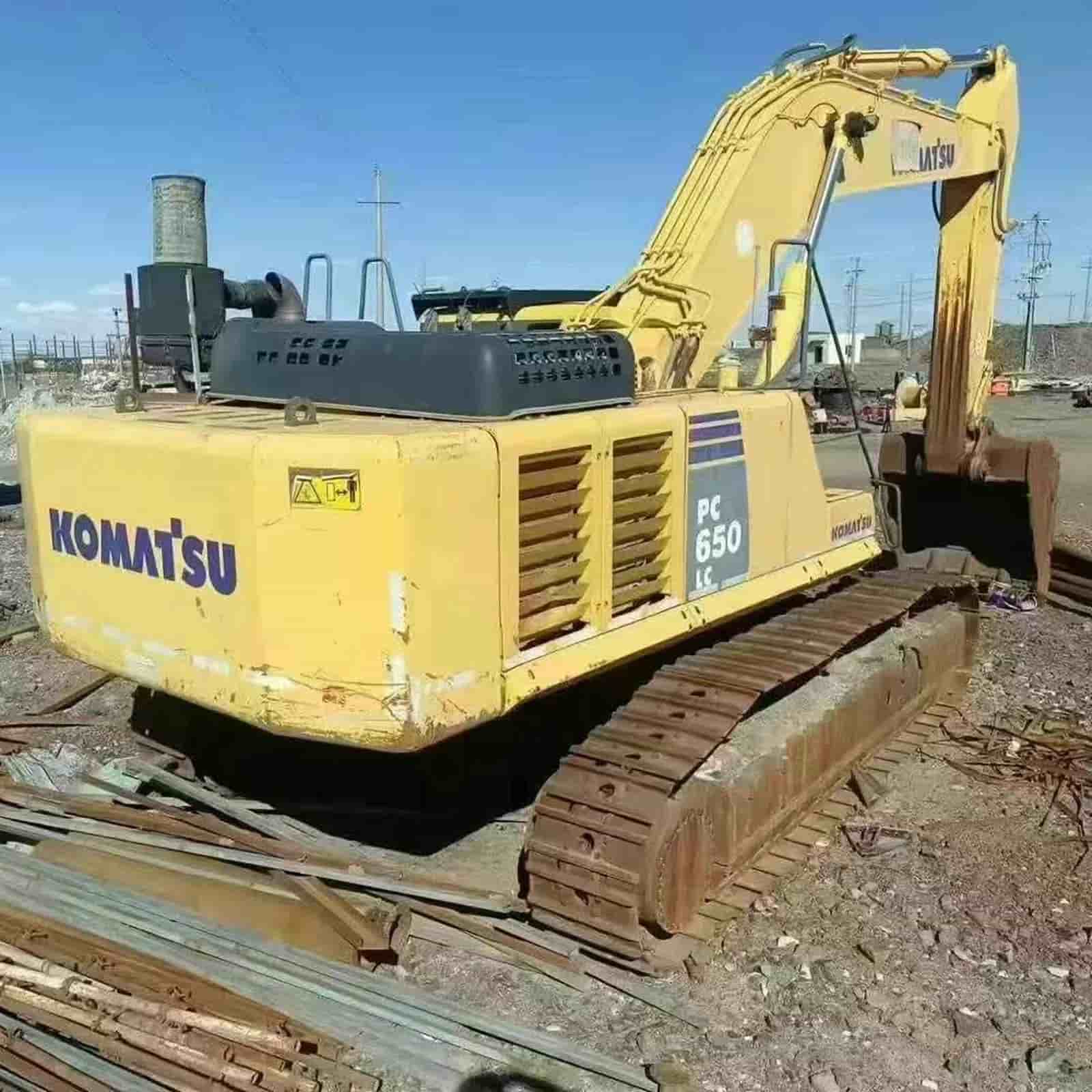 KOMATSU 650 Excavator
