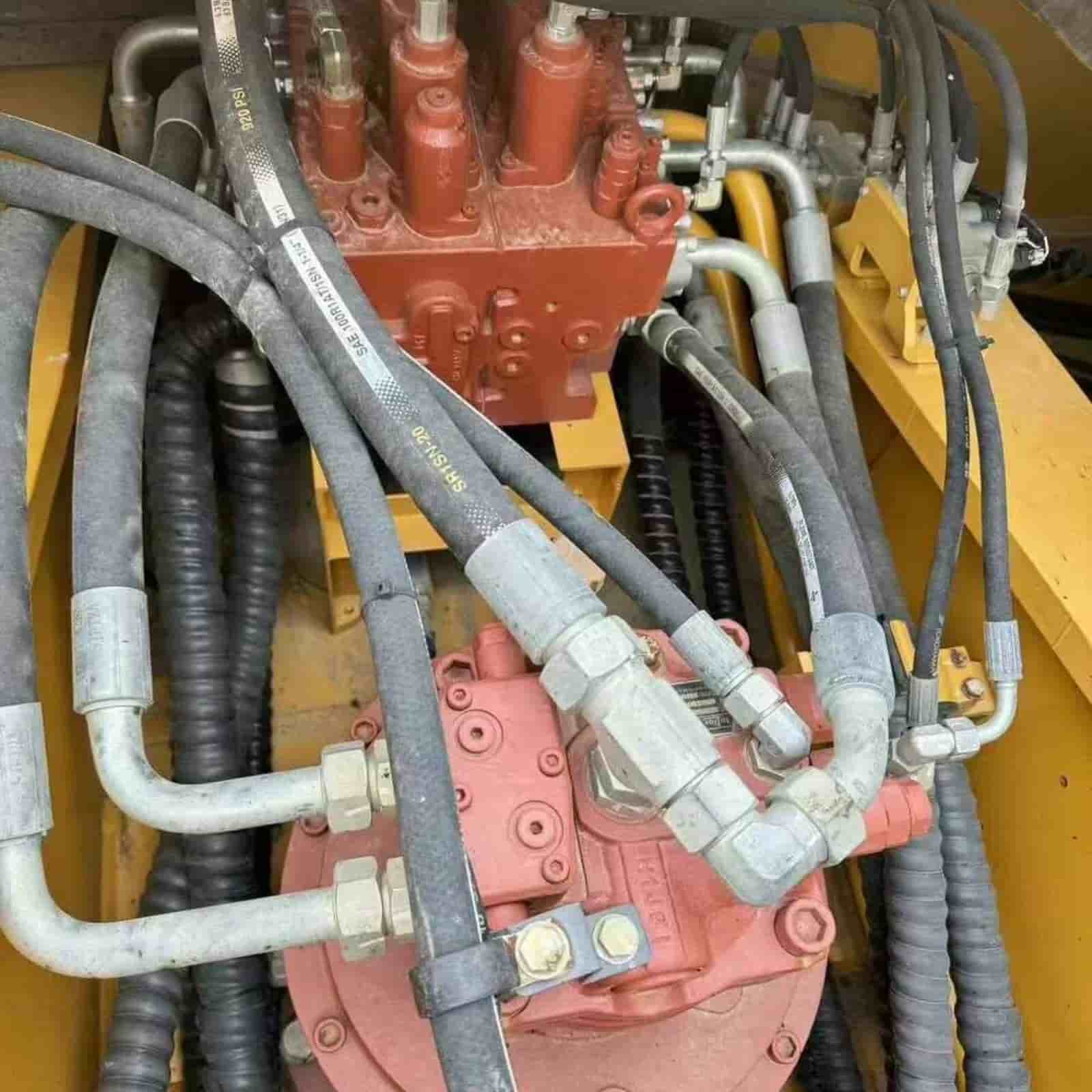 LiuGong 933 Excavator