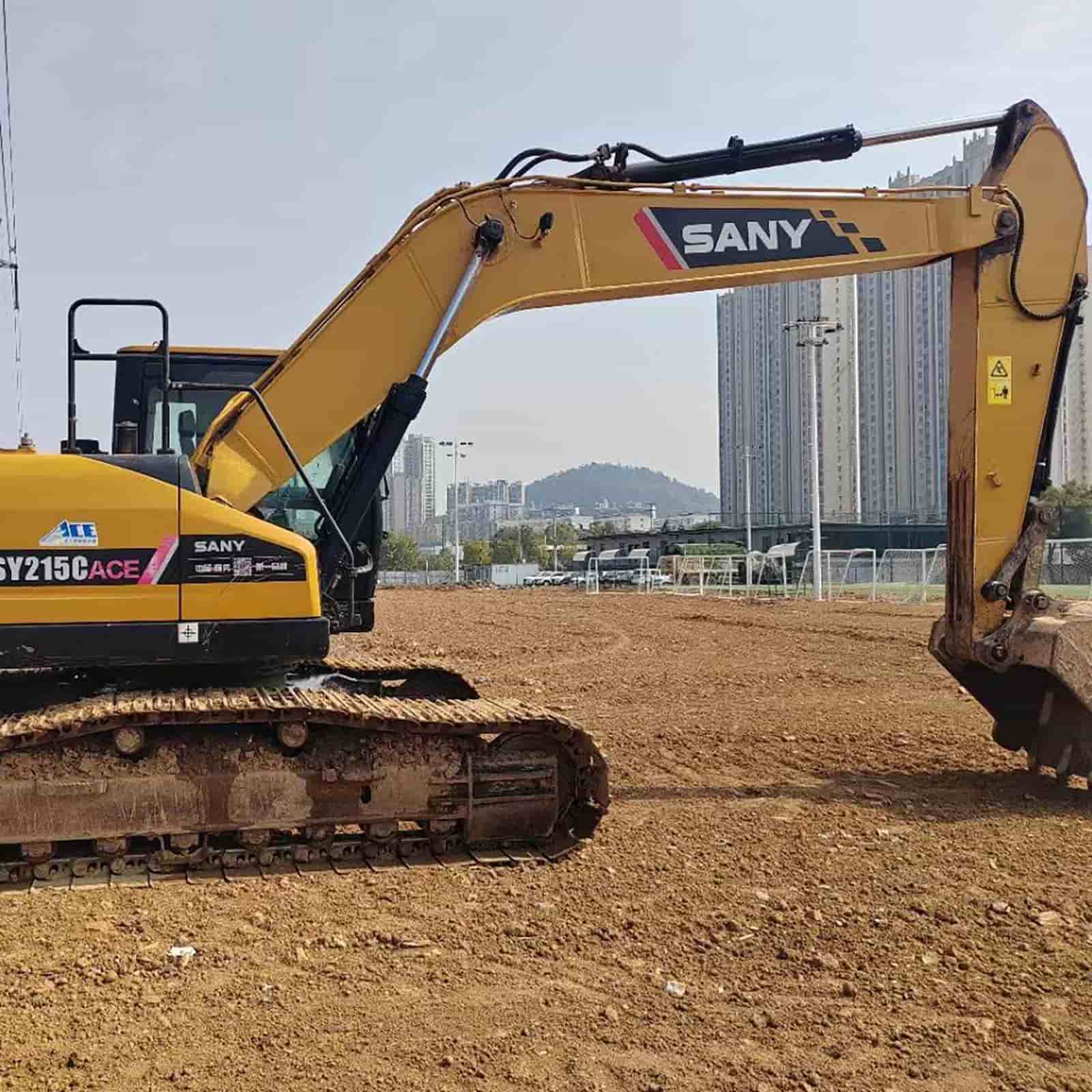 2200 HOURS SANY 215ace Excavator