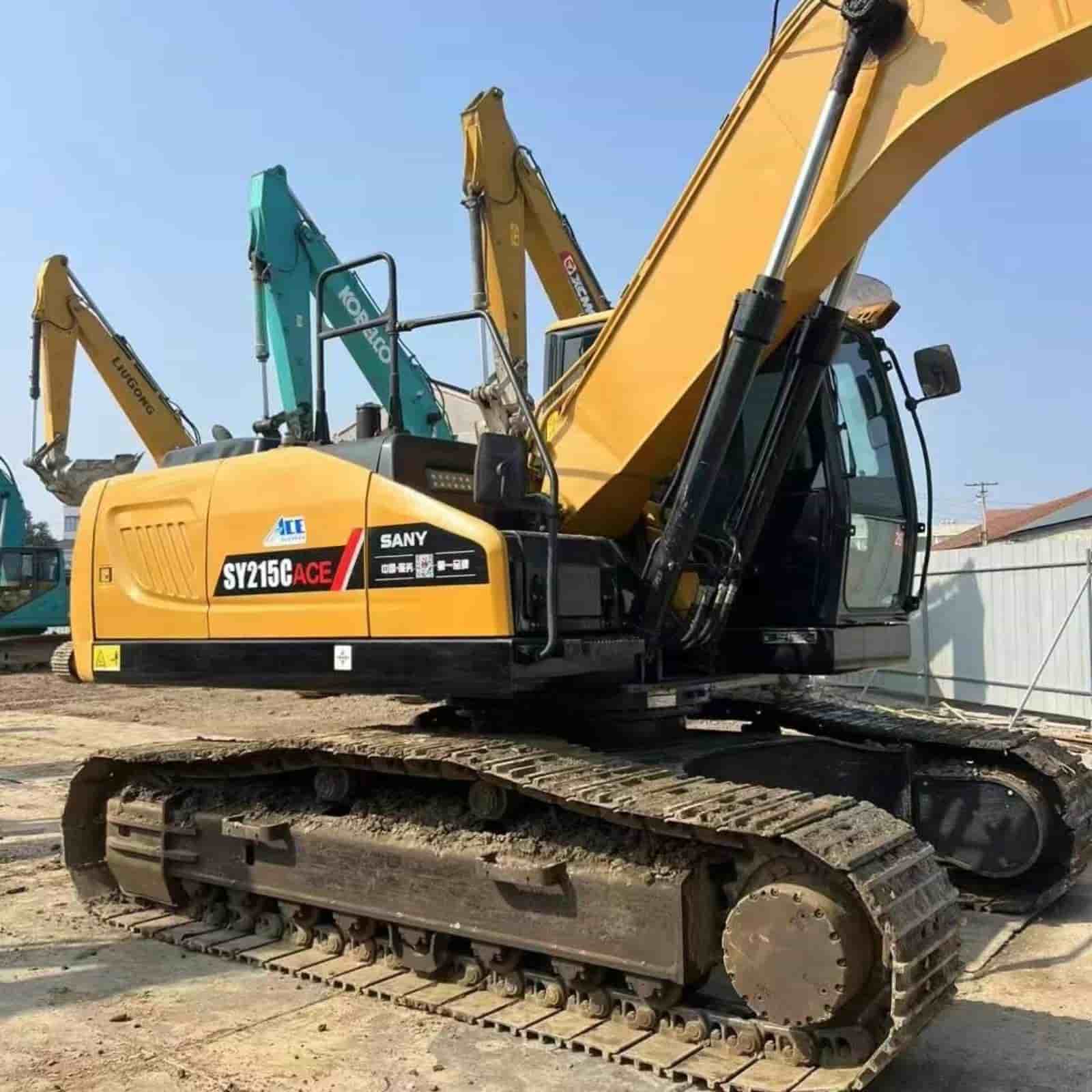 700 HOURS SANY 215ace Excavator