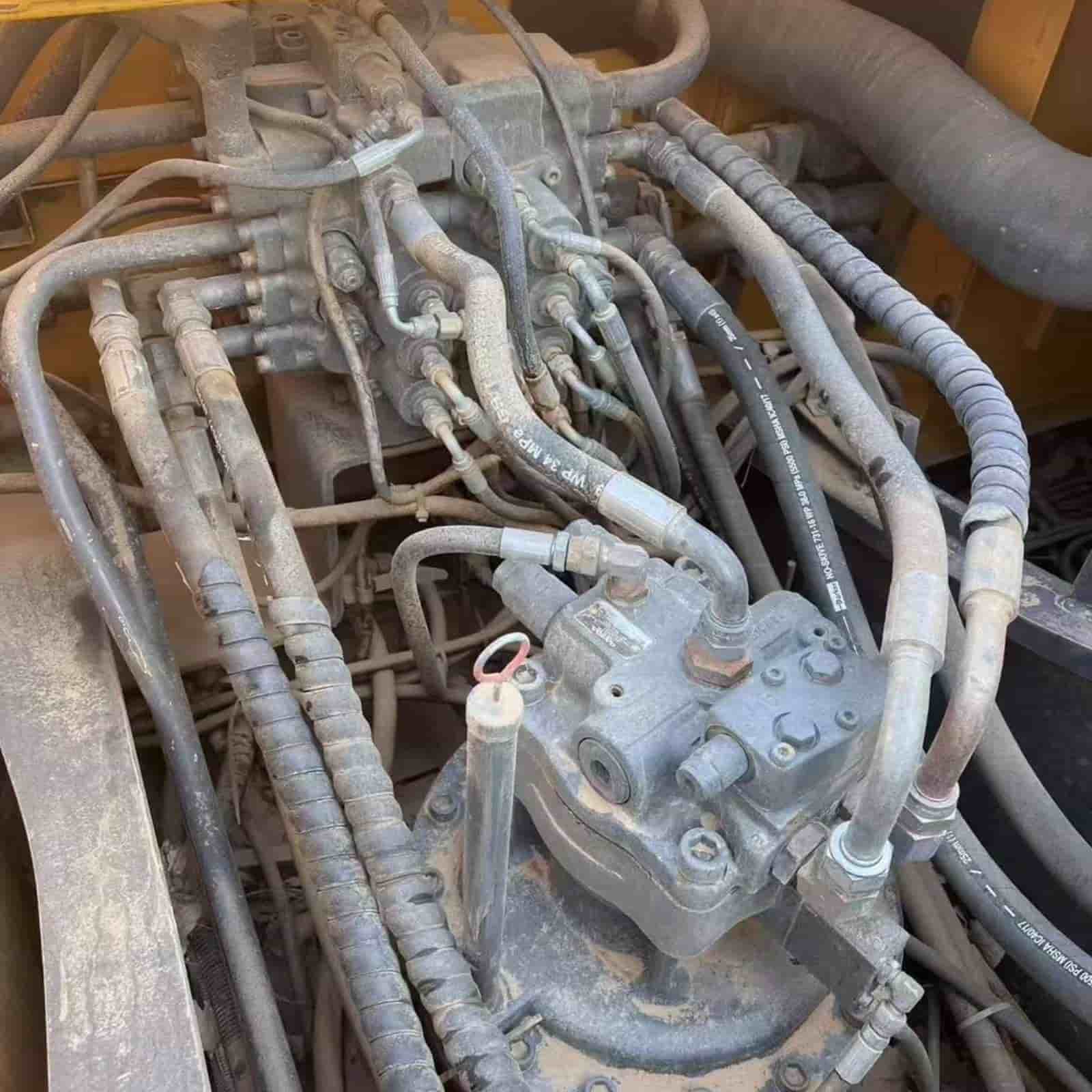 Volvo 240BLC Crawler Excavator