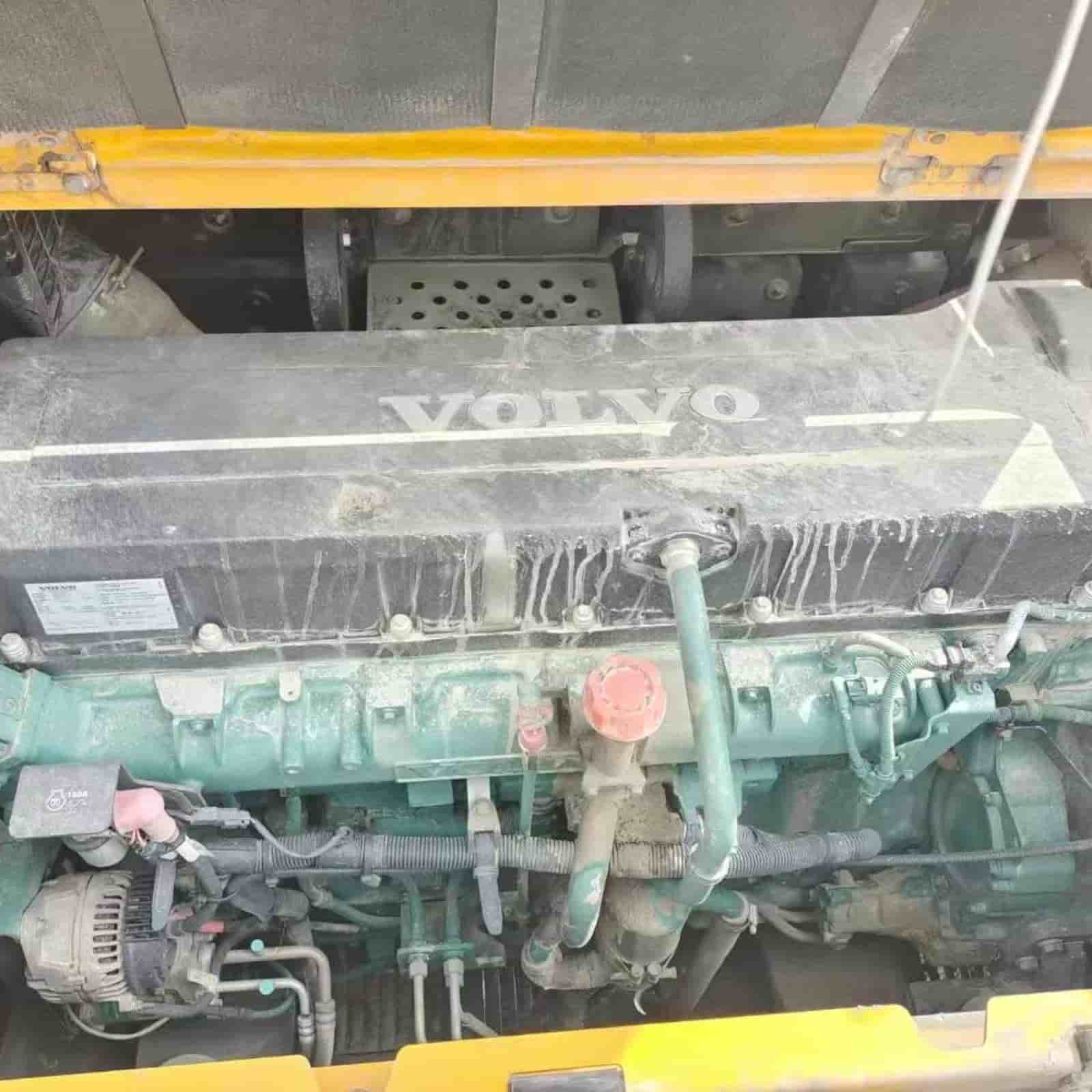 Volvo 750DL Crawler Excavator