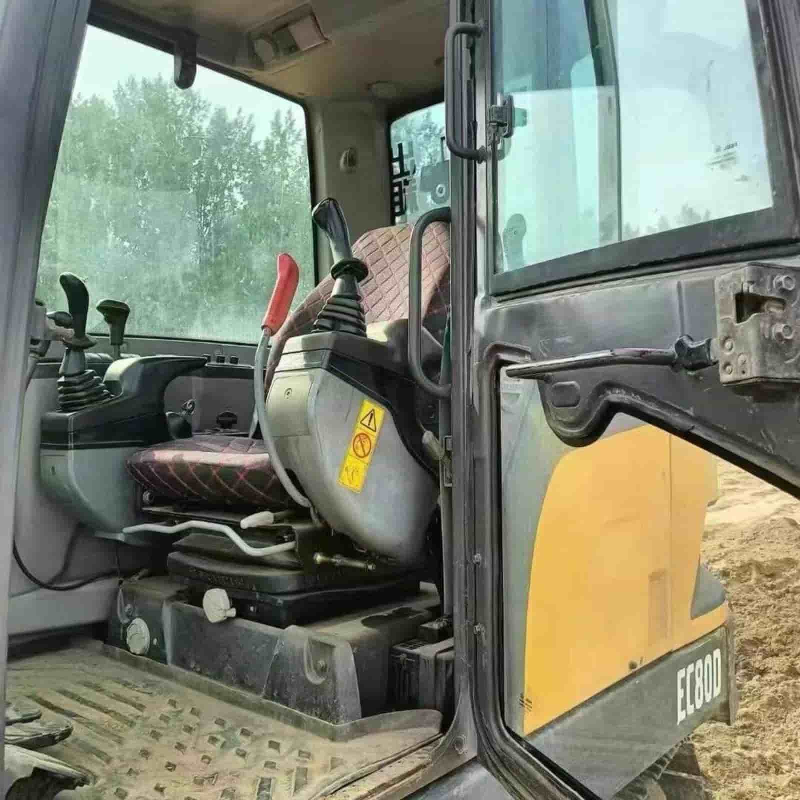 1504 HOURS VOLVO 80 Excavator