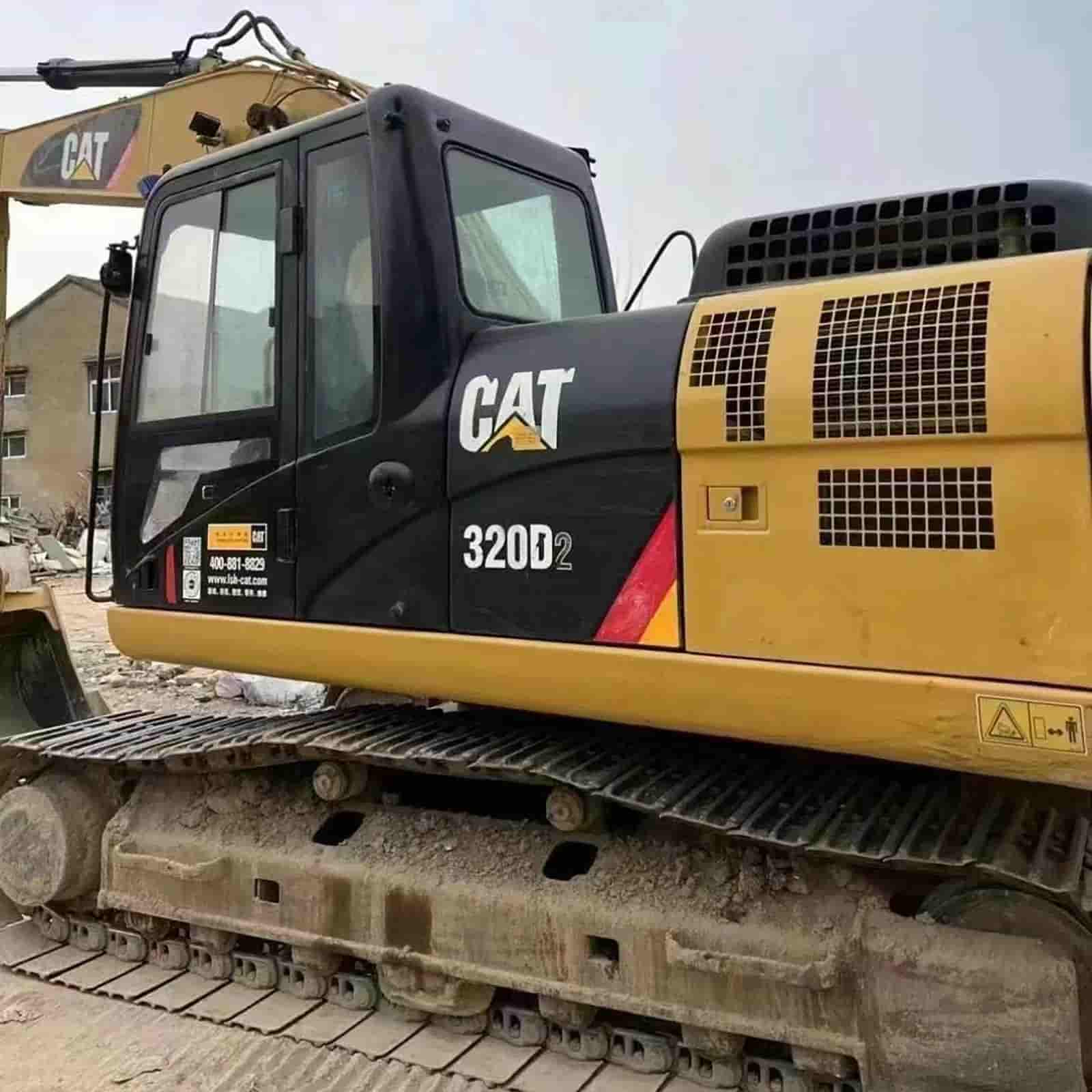 Hitachi ZX200 vs. Cat 320D: The Ultimate Desert ROI Showdown