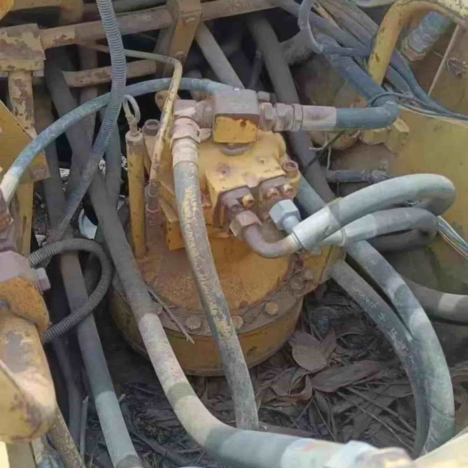 7016 HOURS CAT 200B Excavator