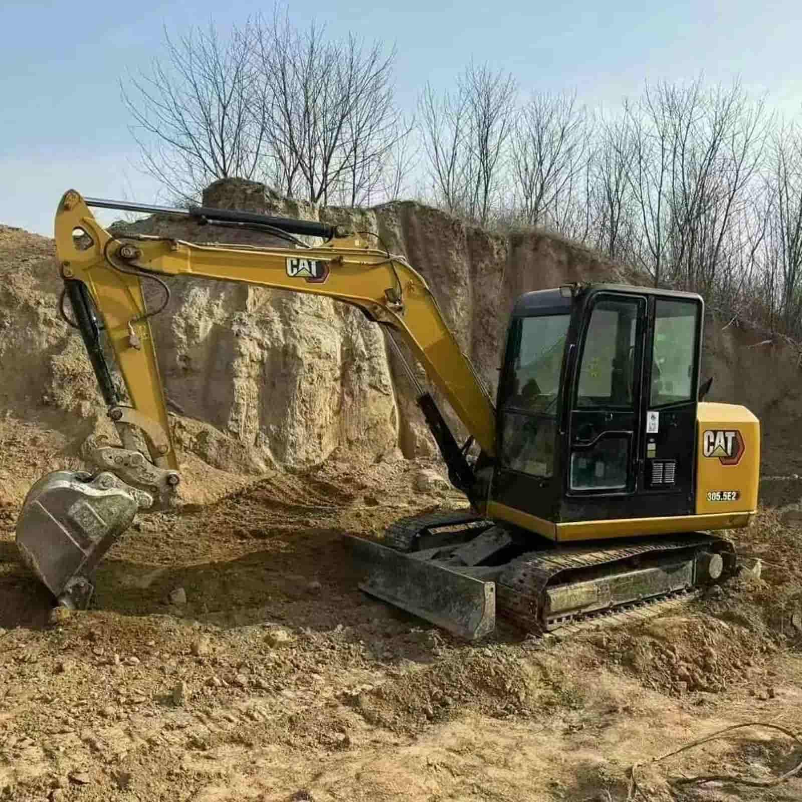604 HOURS CAT 305.5E2 Excavator