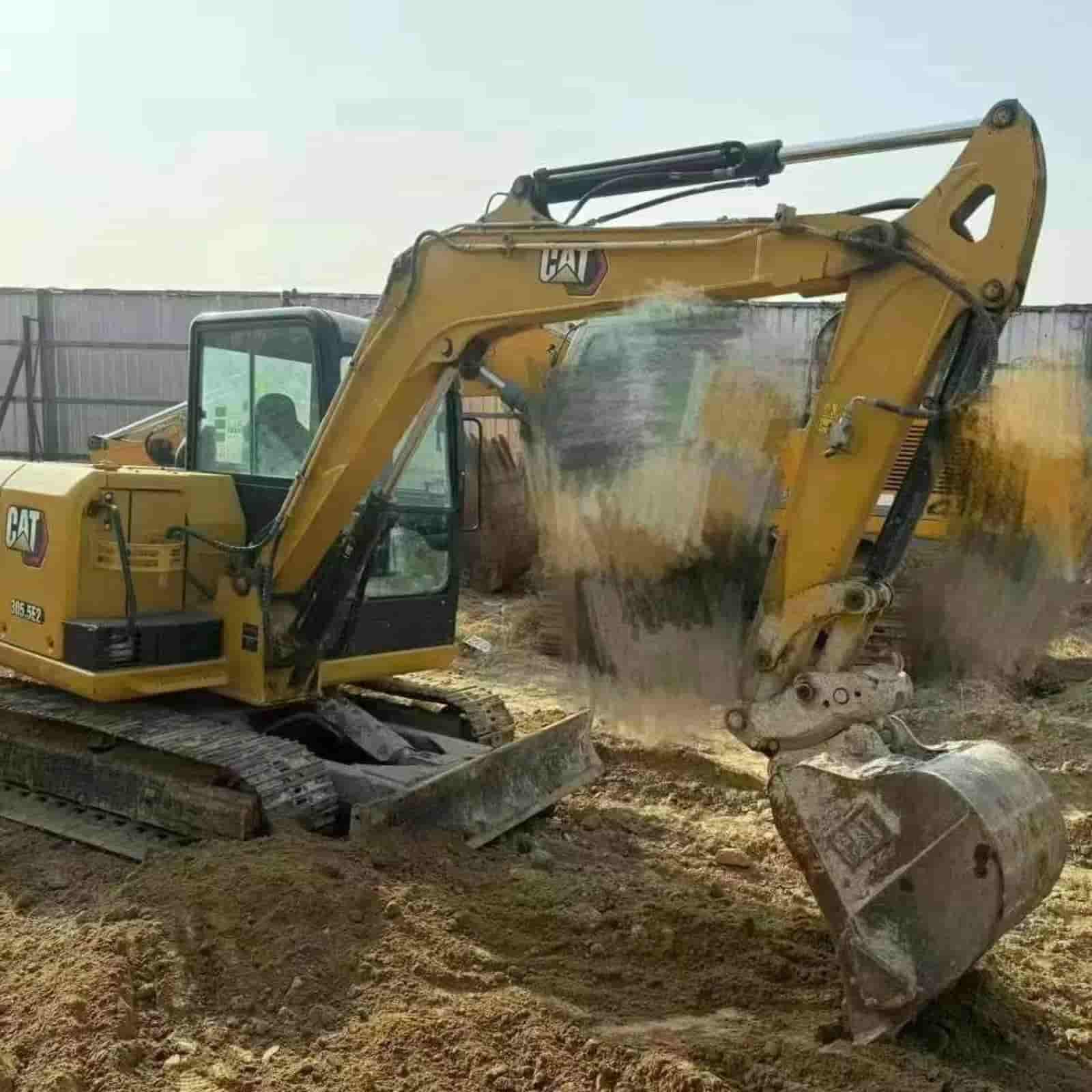 604 HOURS CAT 305.5E2 Excavator