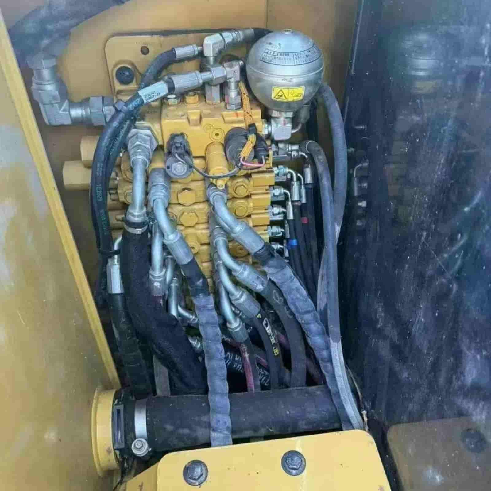 604 HOURS CAT 305.5E2 Excavator