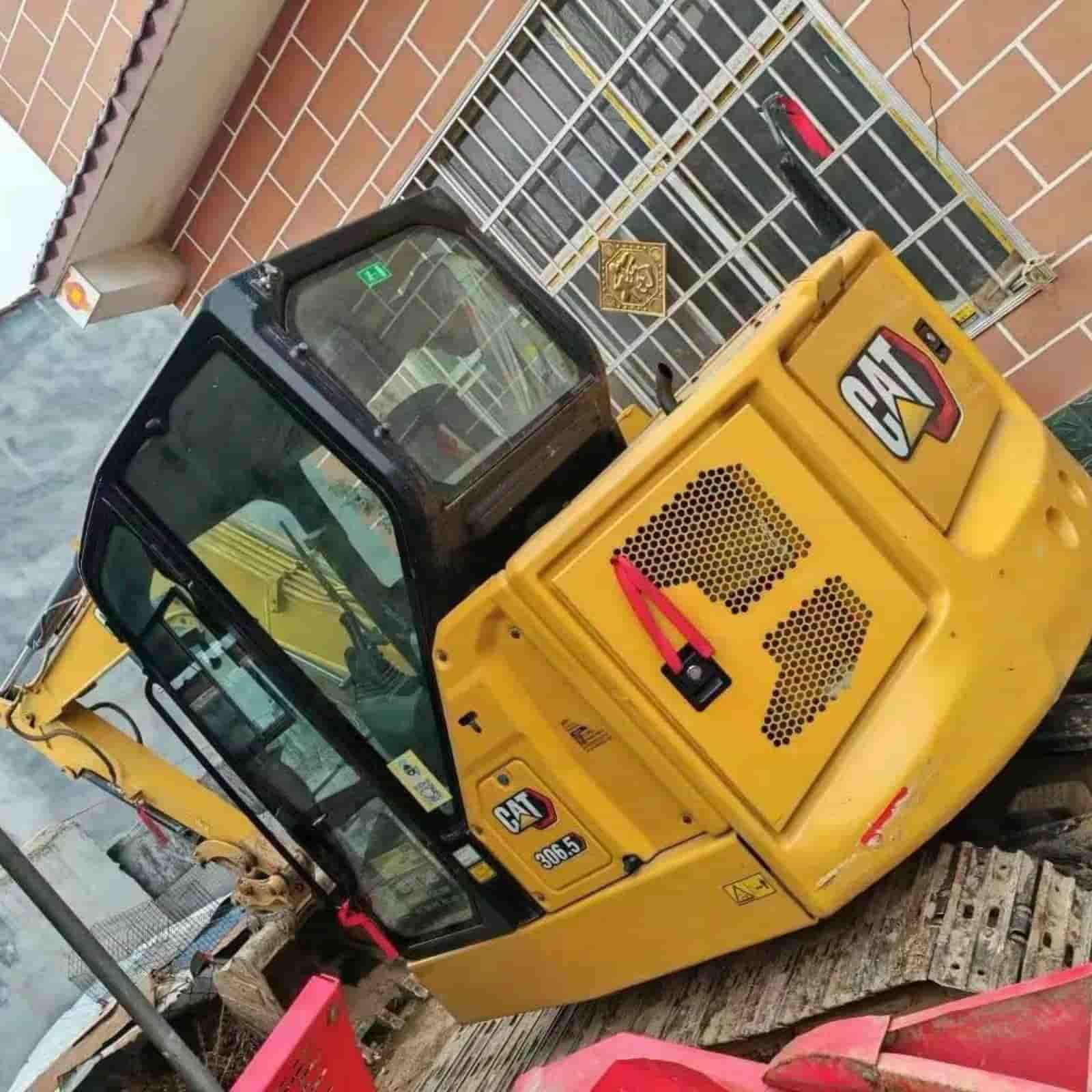602 HOURS CAT 306.5 Excavator