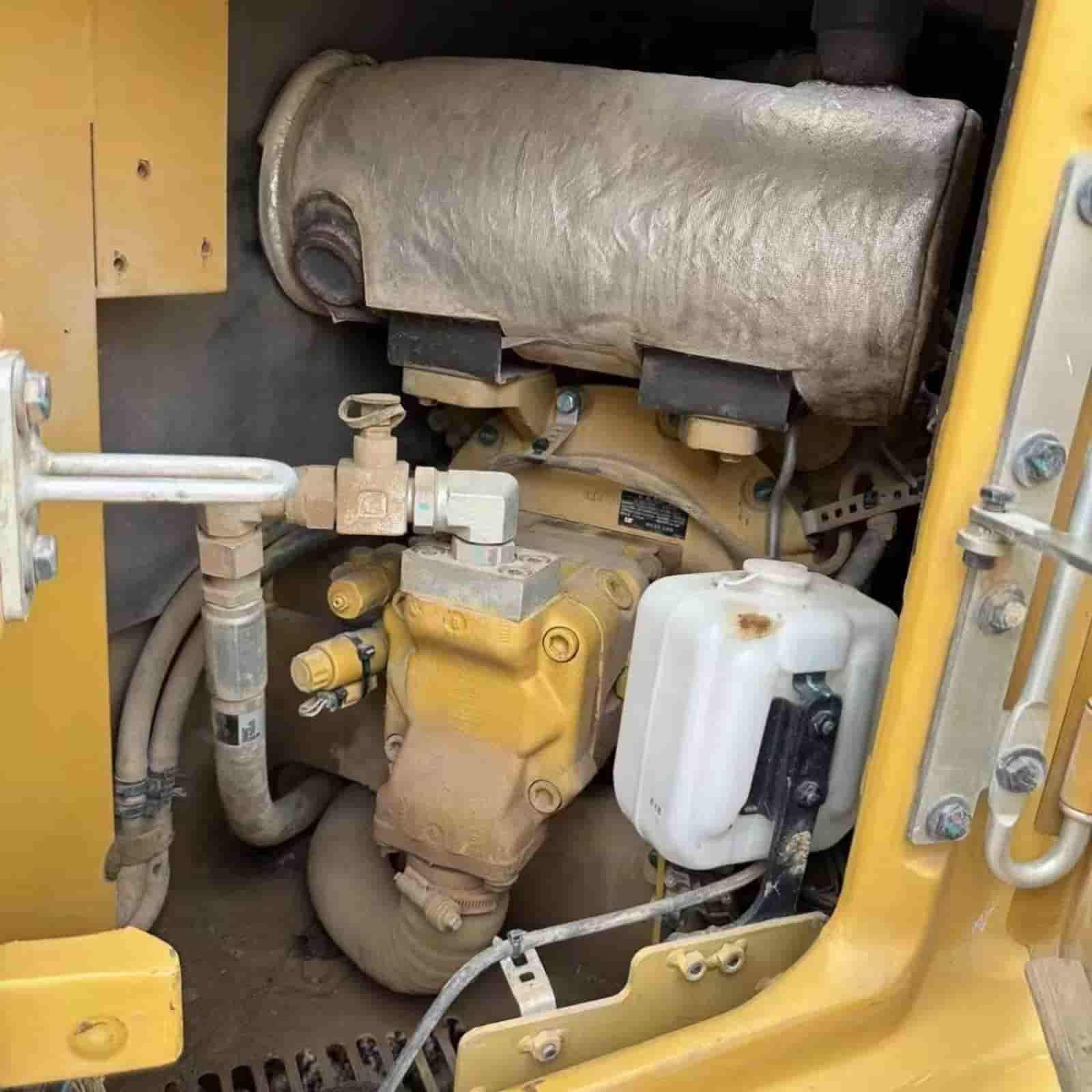 614 HOURS CAT 310GC Excavator