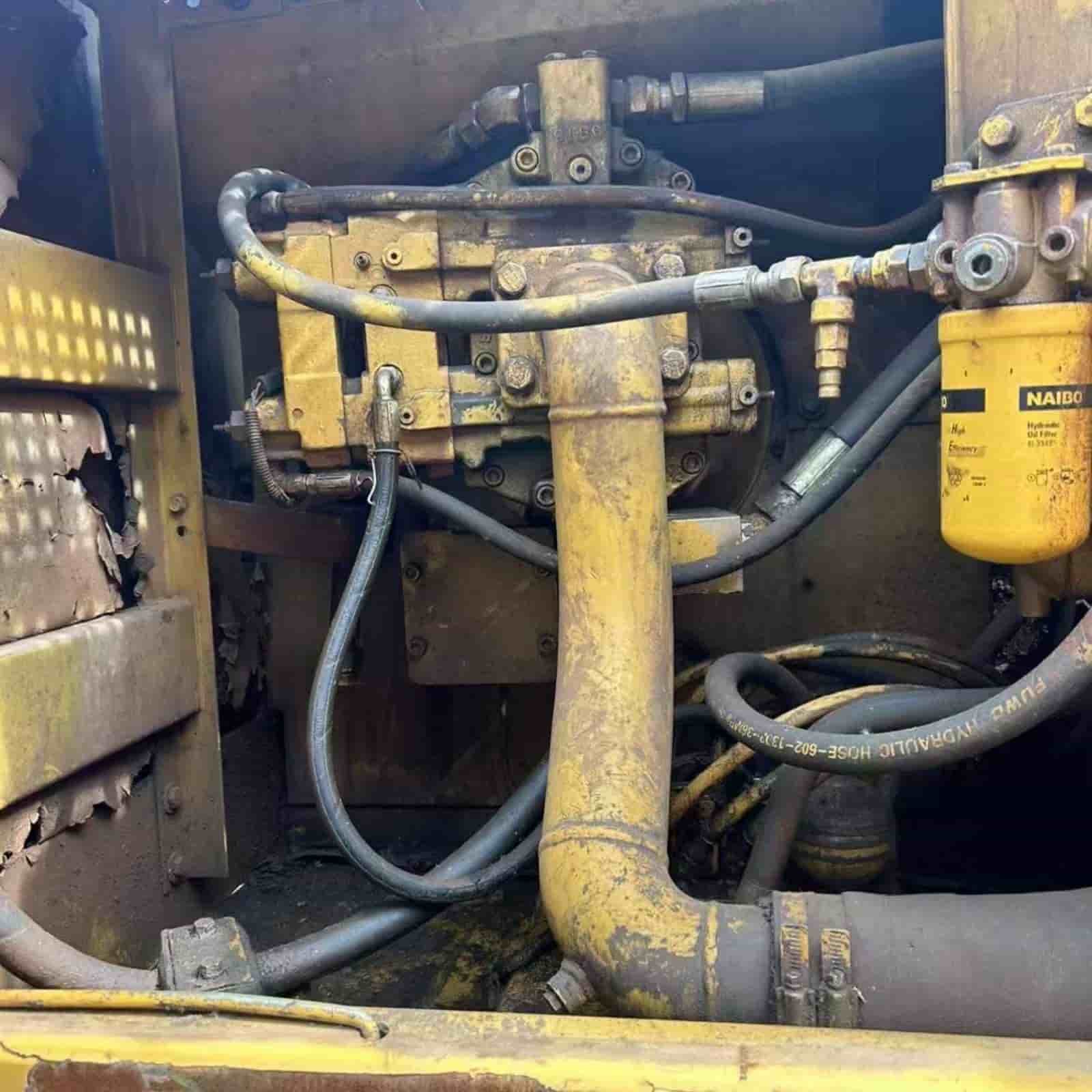 7412 HOURS CAT 320B Excavator