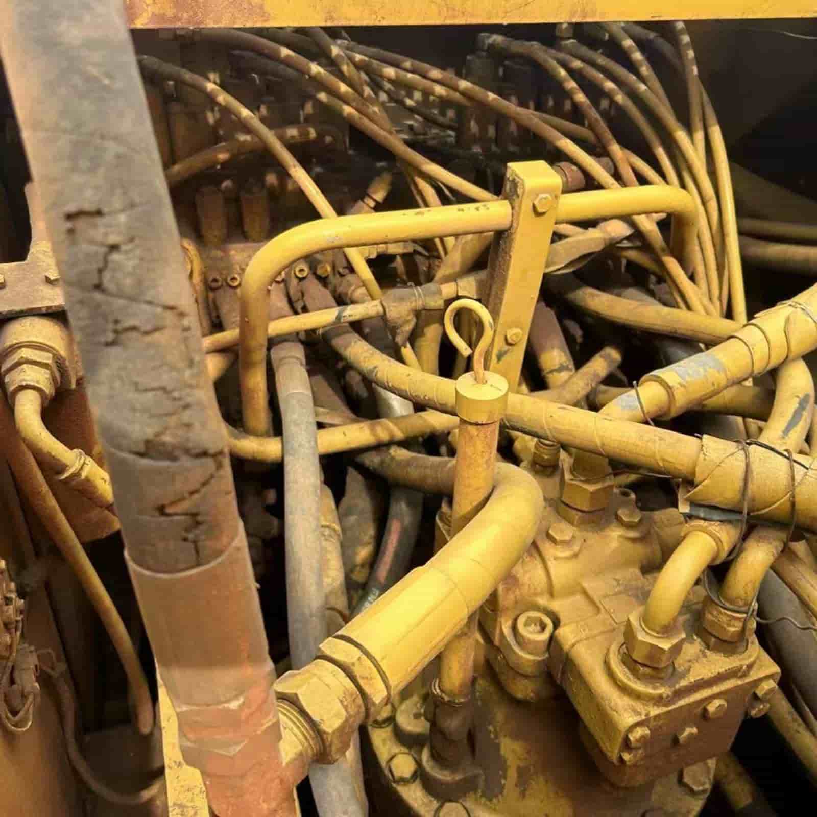 7412 HOURS CAT 320B Excavator