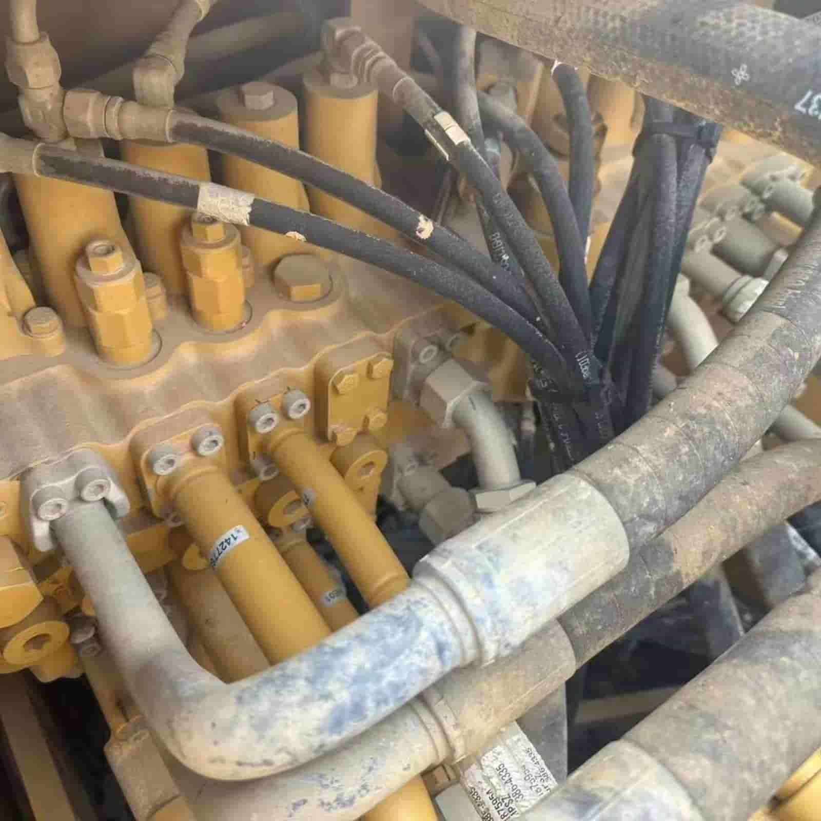 2114 HOURS CAT 320D2GC Excavator
