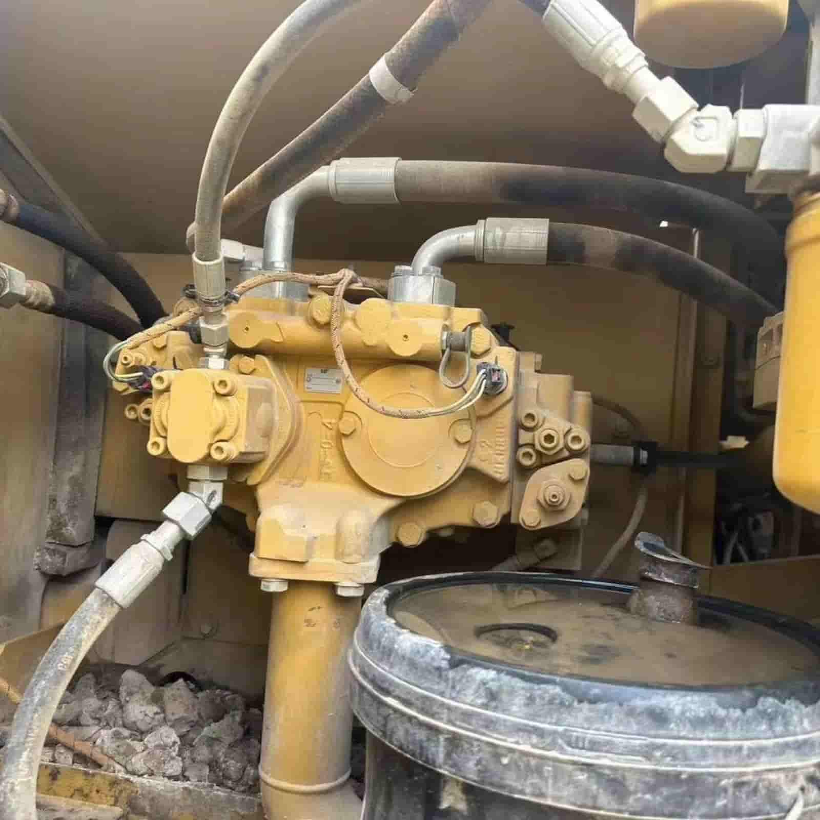 2114 HOURS CAT 320D2GC Excavator
