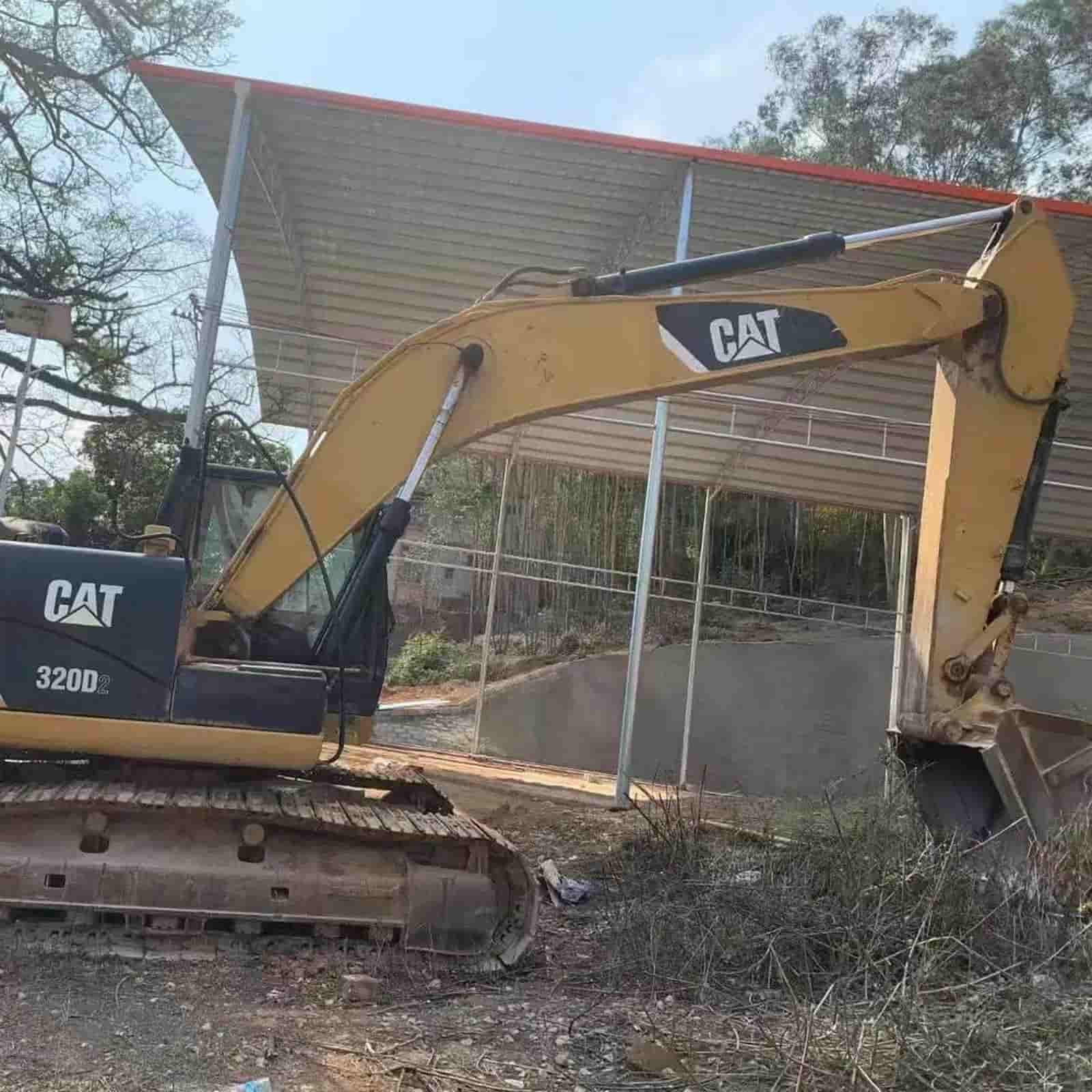 3100 HOURS CAT 320D2 Excavator