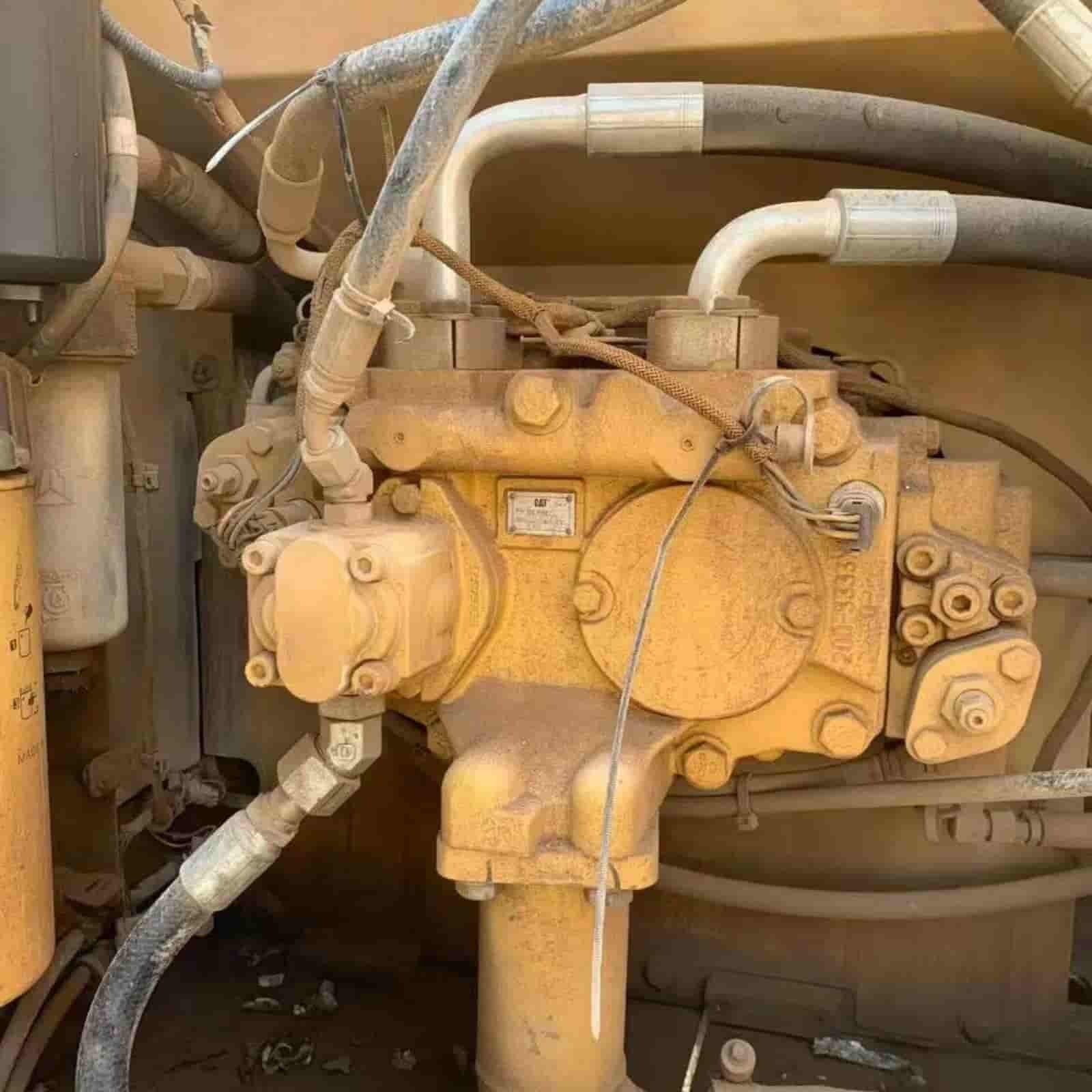 2411 HOURS CAT 320D2 Excavator