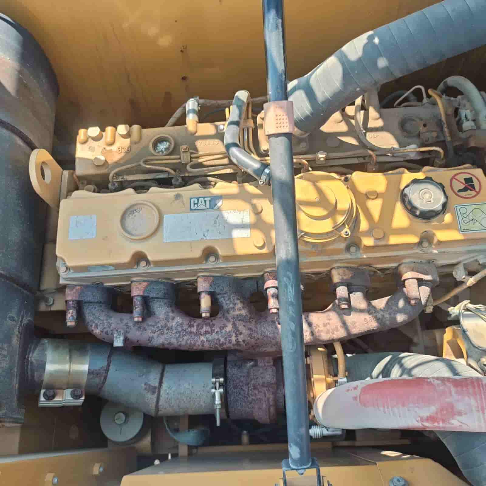 600 HOURS CAT 320D2 Excavator