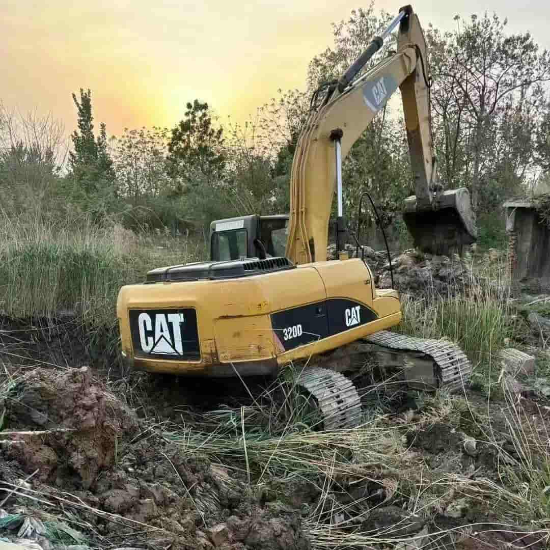 6500 HOURS CAT 320D Excavator