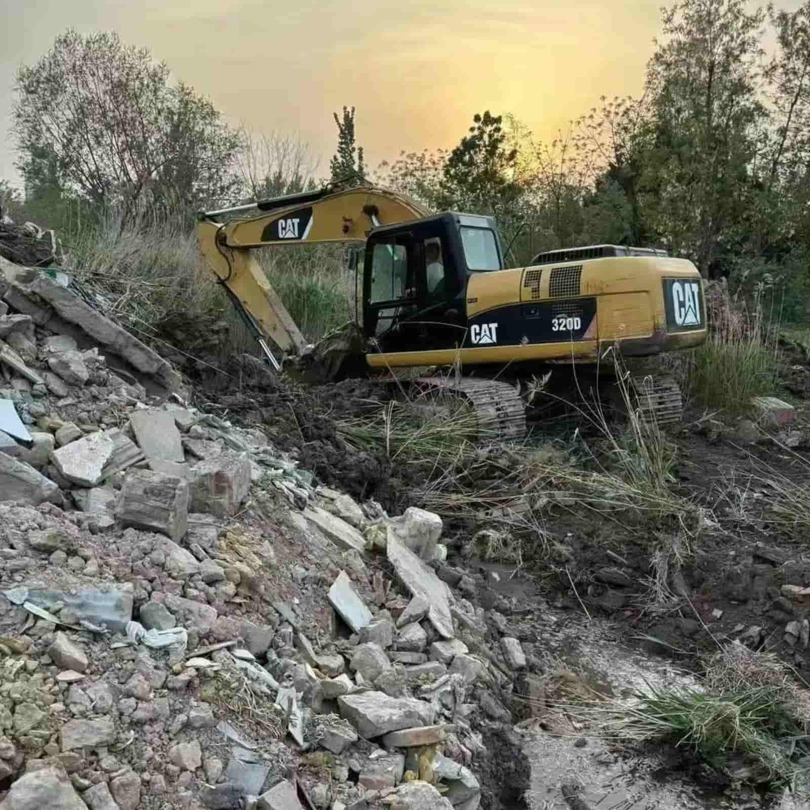 6500 HOURS CAT 320D Excavator